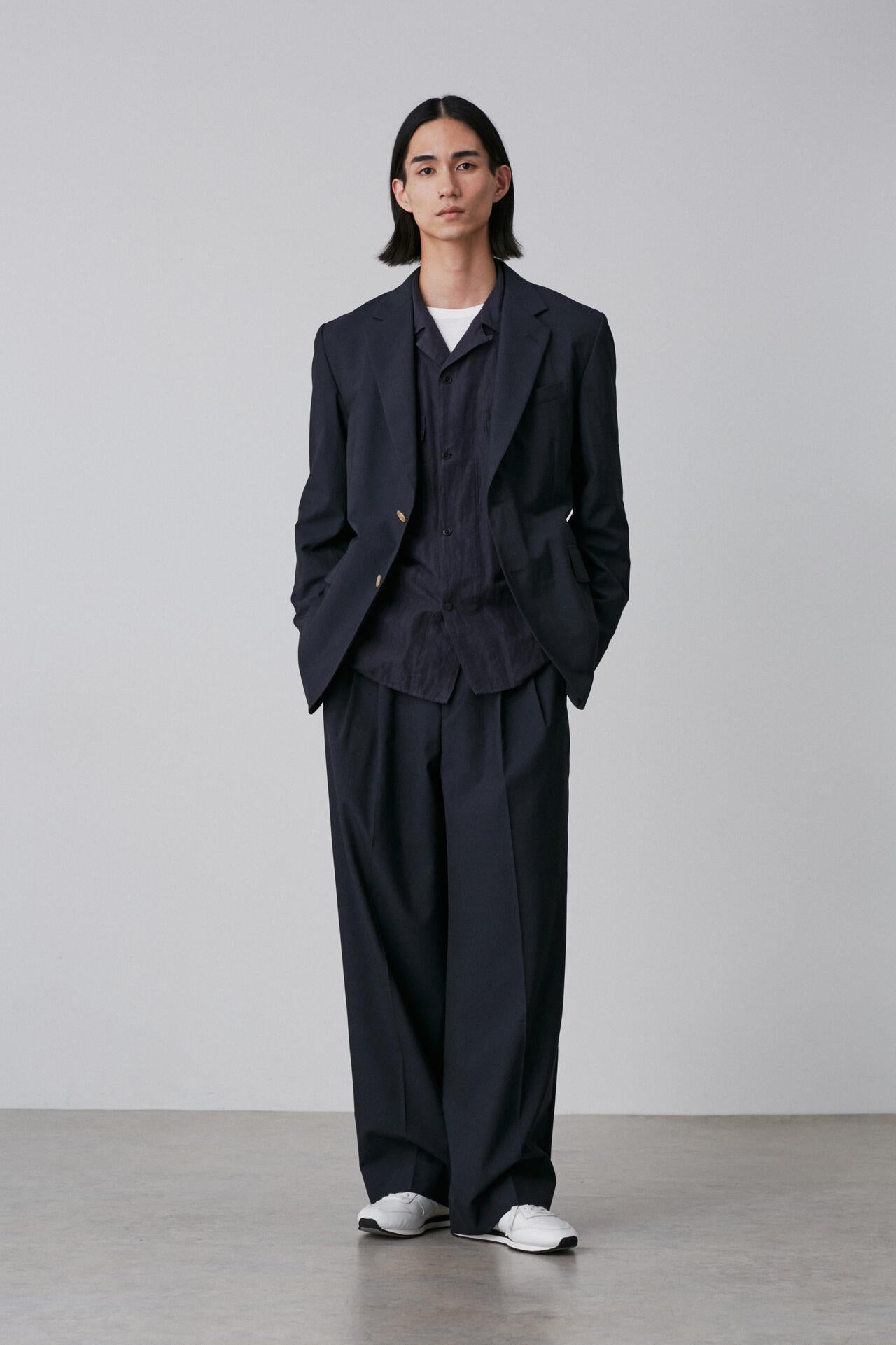 YLEVE / WOOL CHAMBRAY TROUSERS