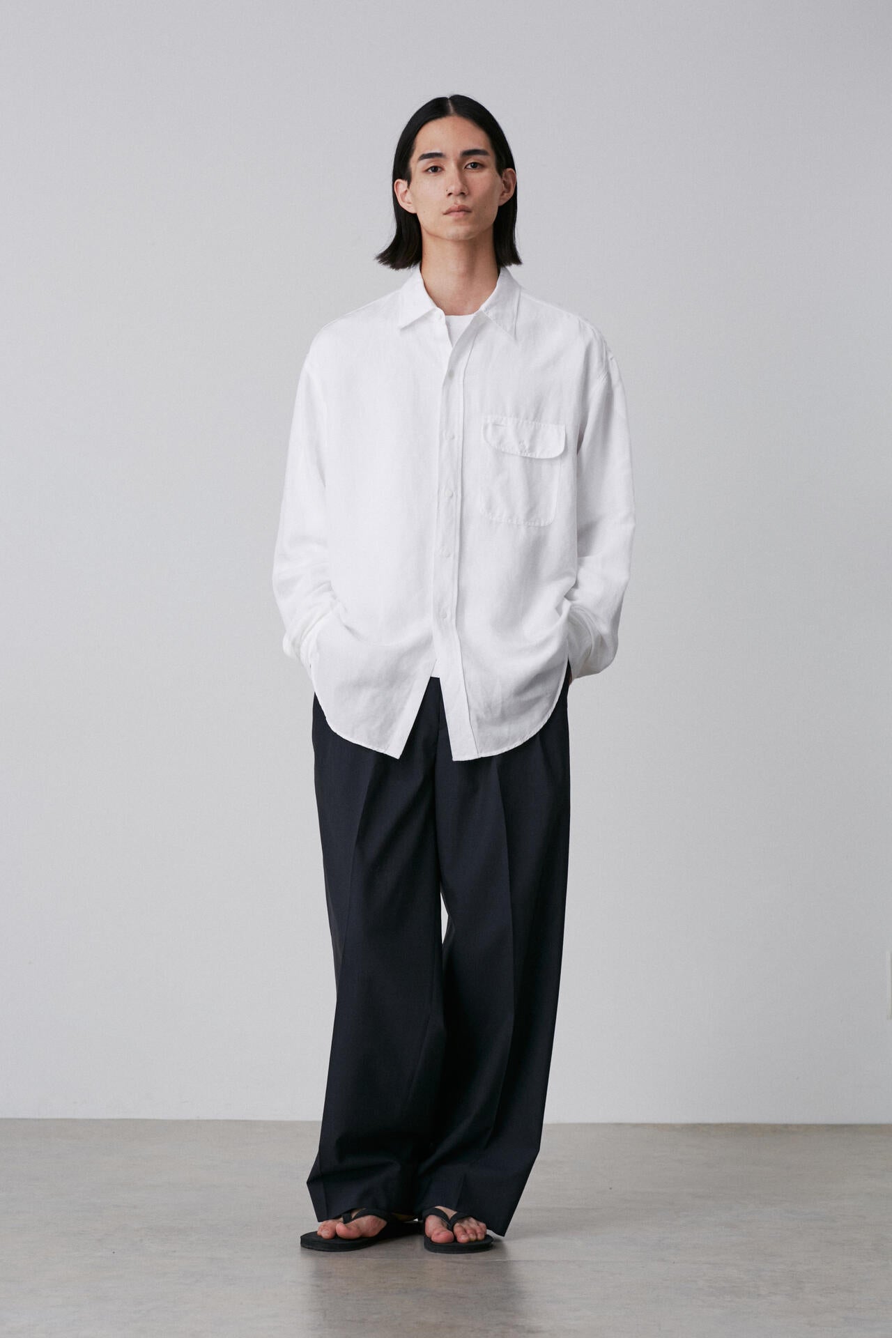 YLEVE / WOOL CHAMBRAY TROUSERS