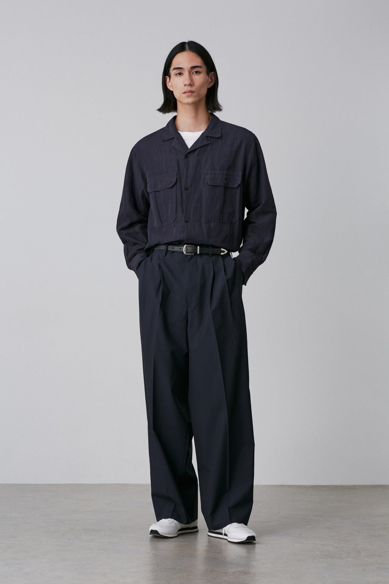 YLEVE / WOOL CHAMBRAY TROUSERS