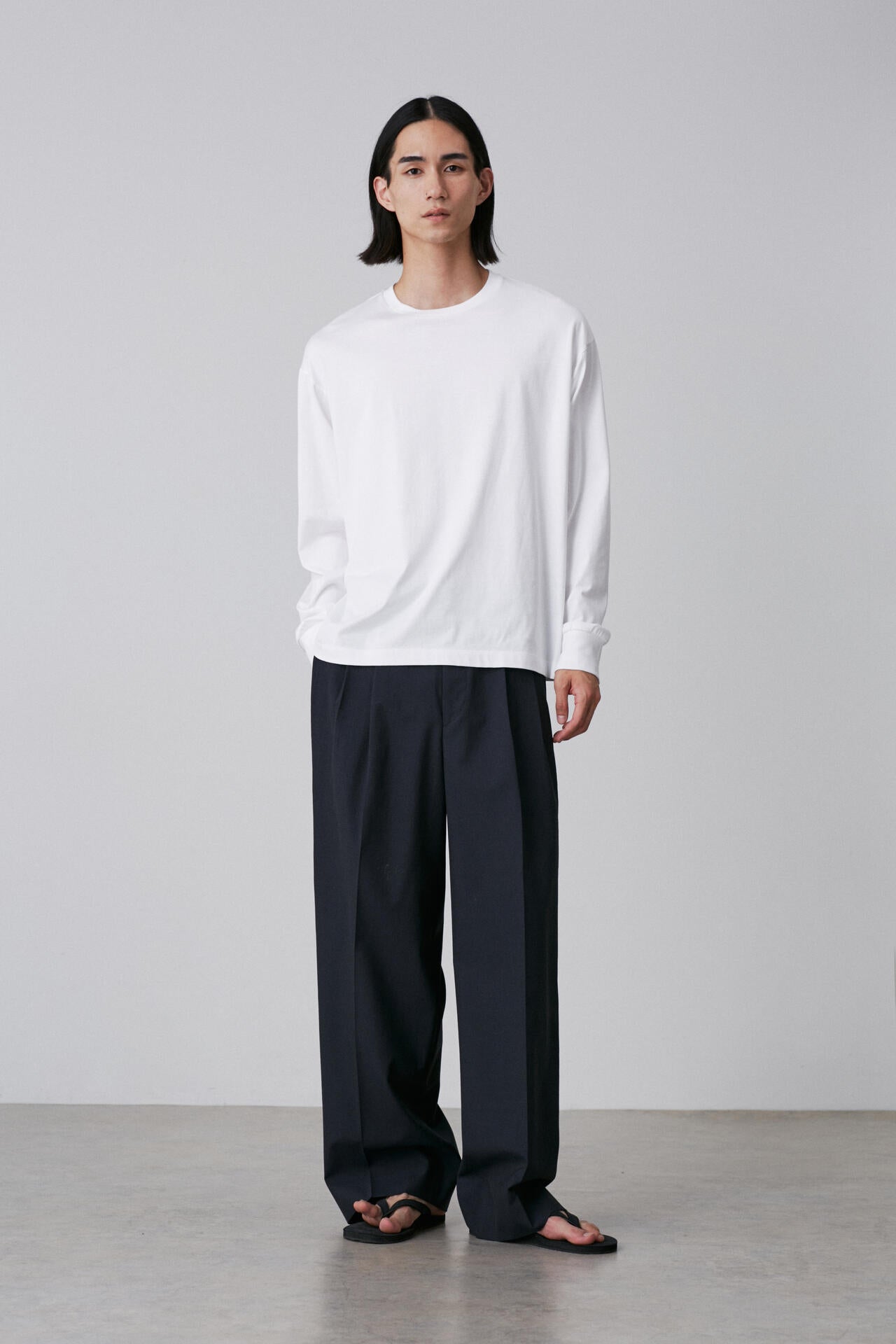 YLEVE / WOOL CHAMBRAY TROUSERS