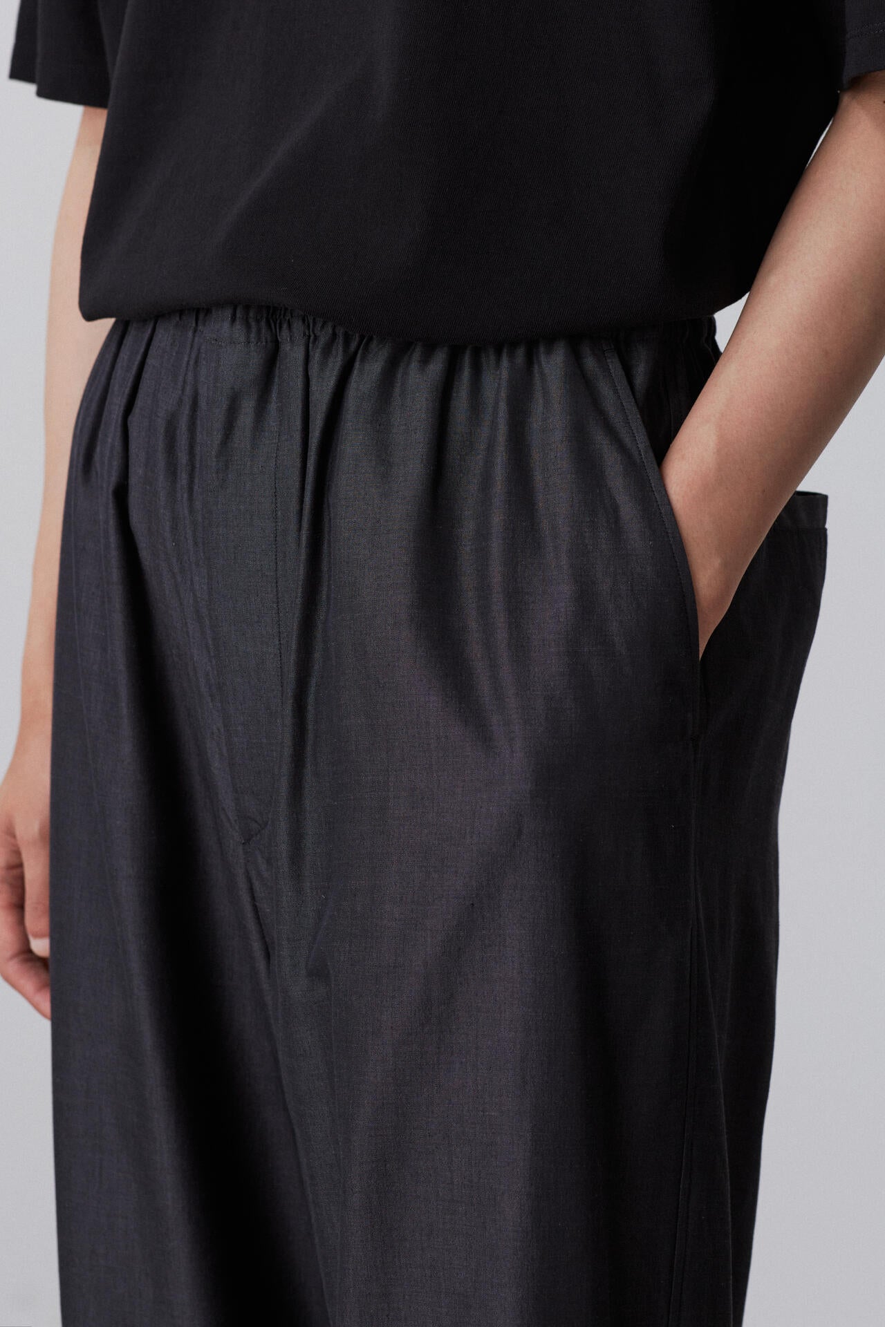 YLEVE / SILK CHAMBRAY TROUSERS
