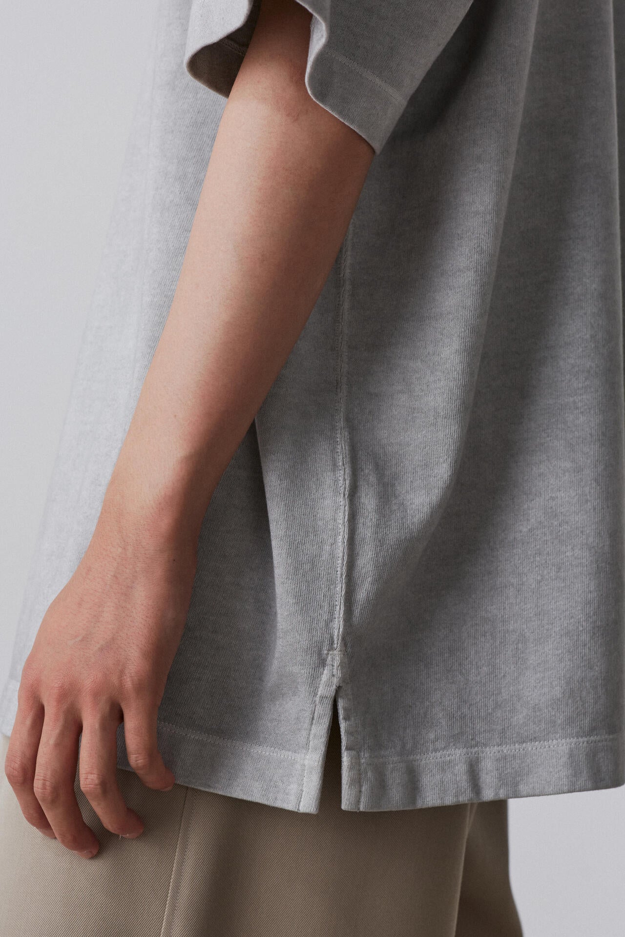YLEVE / OPEN END COTTON PIGMENT DYE T‐SHIRT