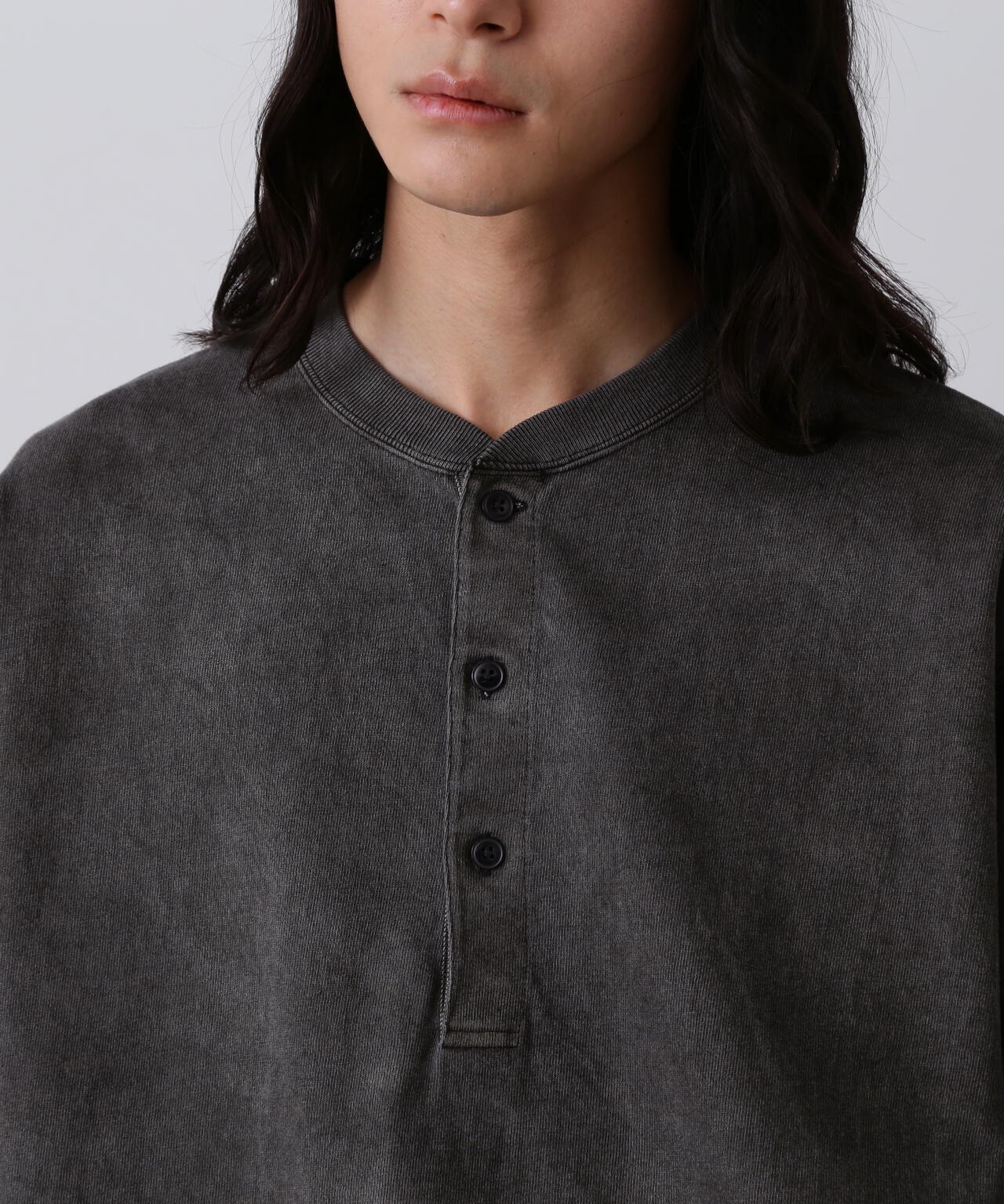 YLEVE / OPEN END COTTON PIGMENT DYE HENRY NECK PULL OVER