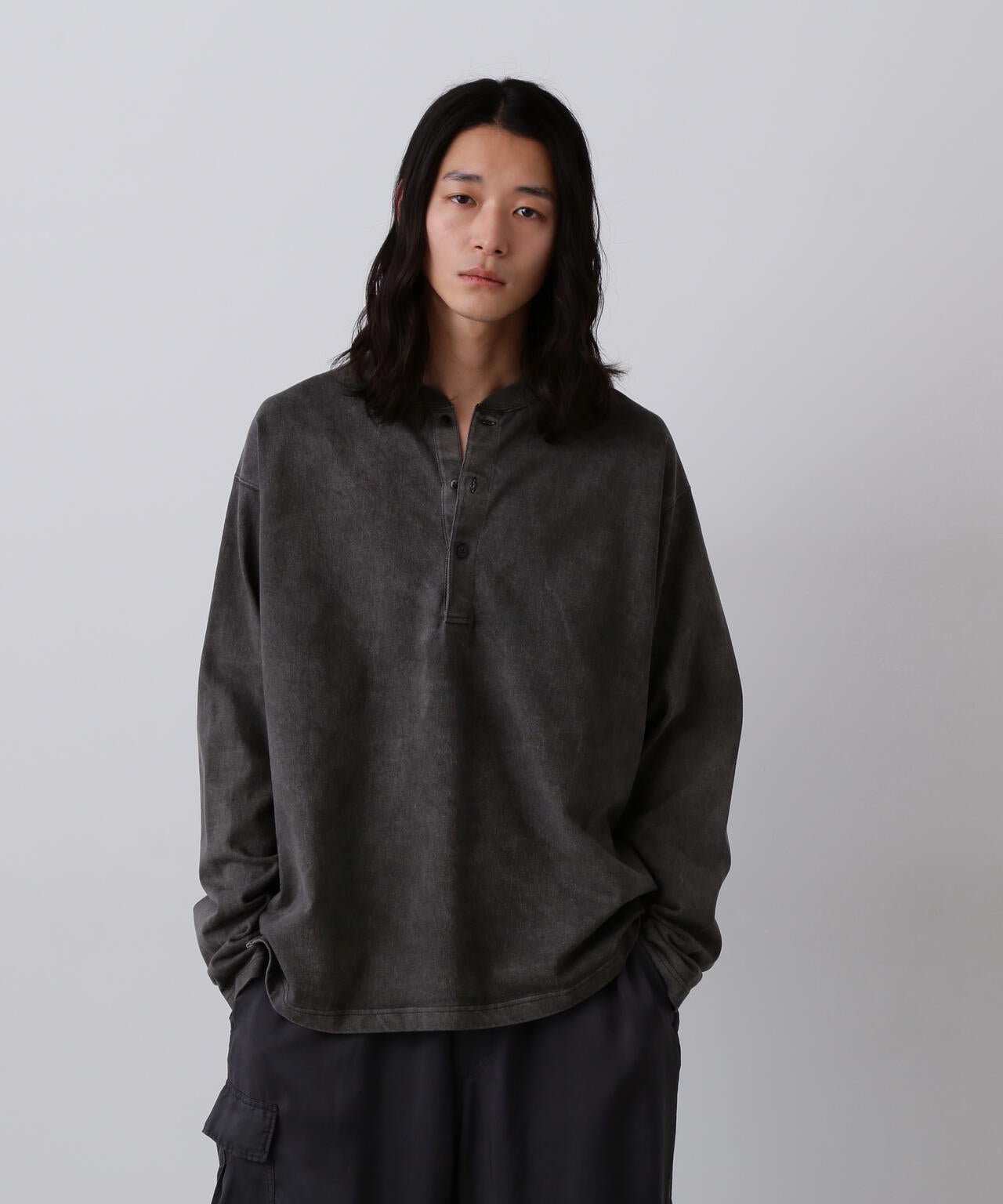 YLEVE / OPEN END COTTON PIGMENT DYE HENRY NECK PULL OVER