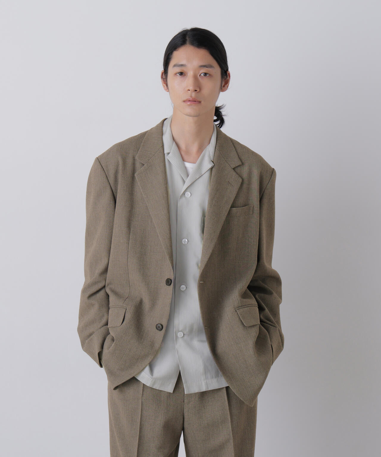 181cm C:84 W:70 H:91 着用サイズ:4
