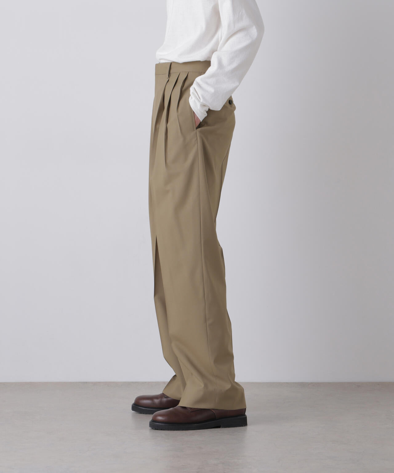 181cm C:84 W:70 H:91 着用サイズ:4
