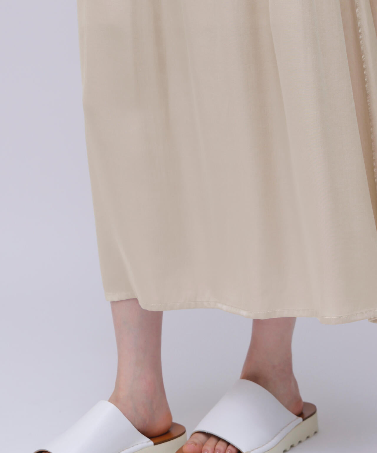 THE LIBRARY / SATIN SKIRT