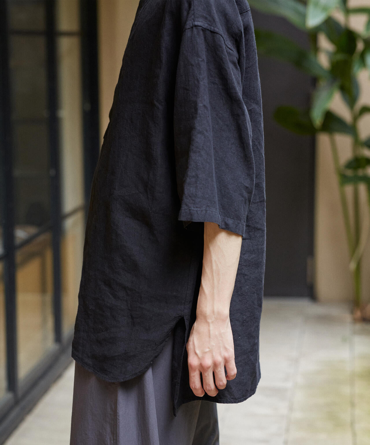 THE LIBRARY / LINEN PULL OVER SHIRT