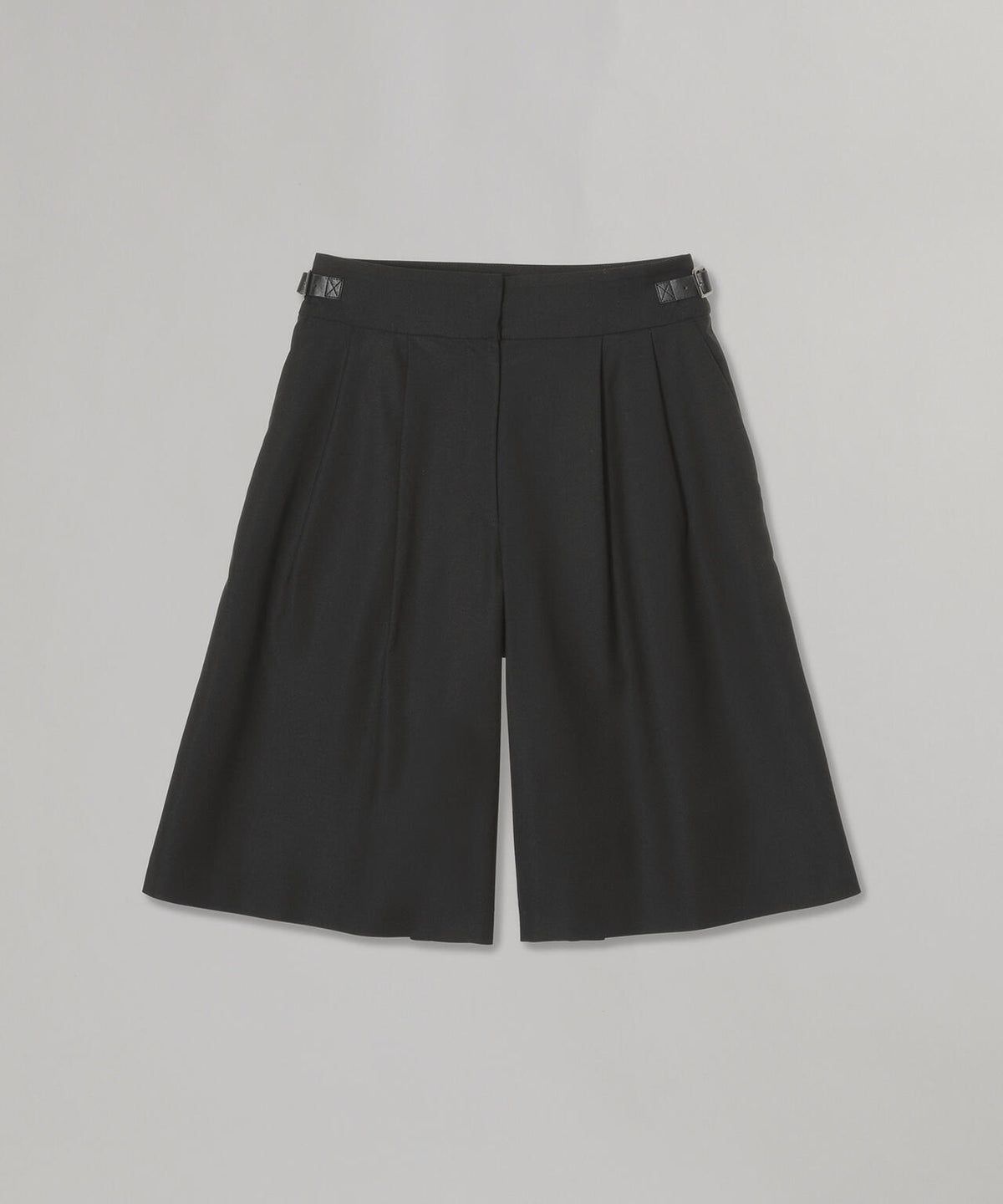 TAILORED SHORTS