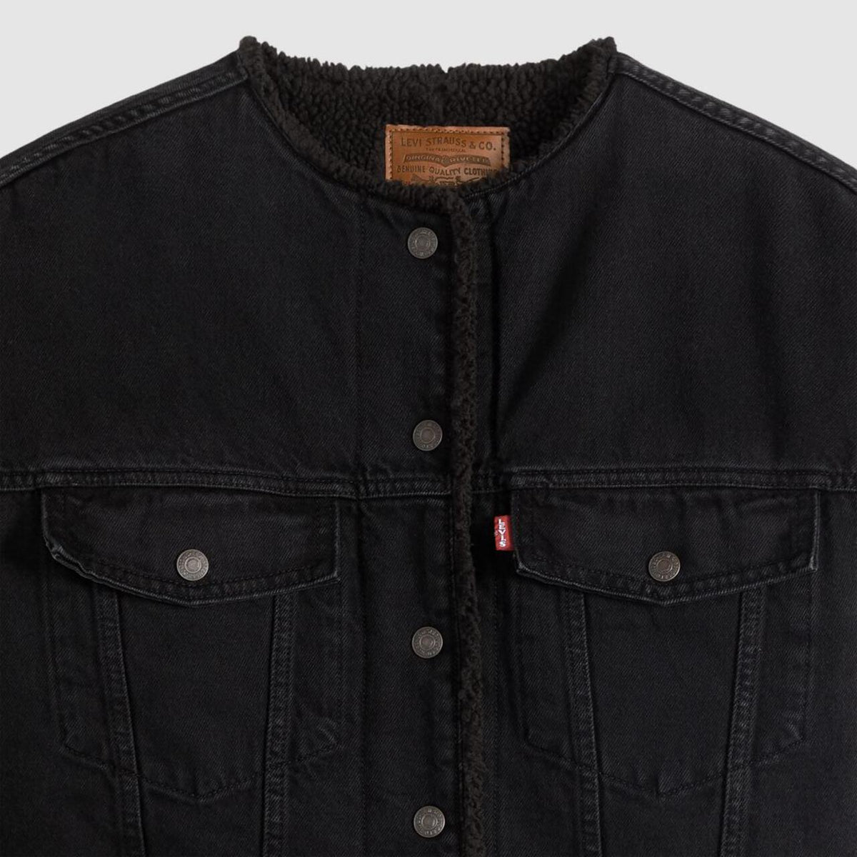 COLLARLESS CROP SHERPA TRUCKER