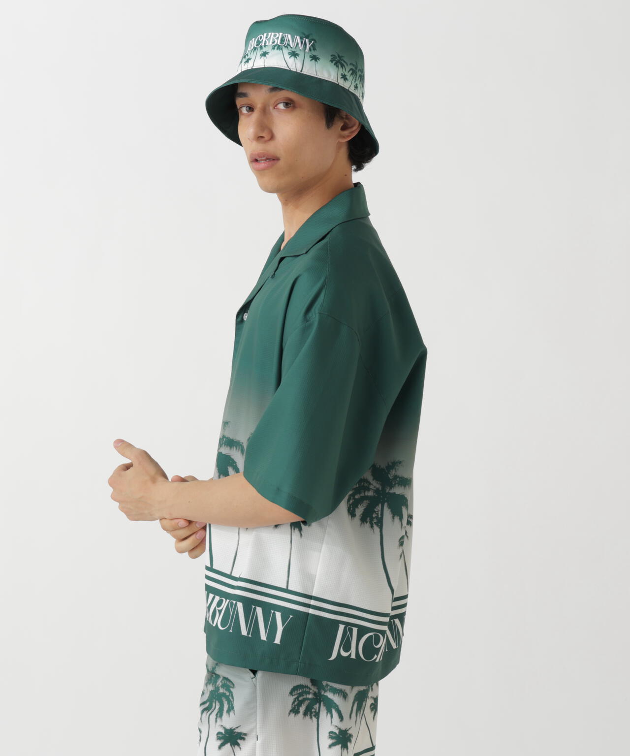 182cm C:84 W:71 H:89 着用サイズ:5