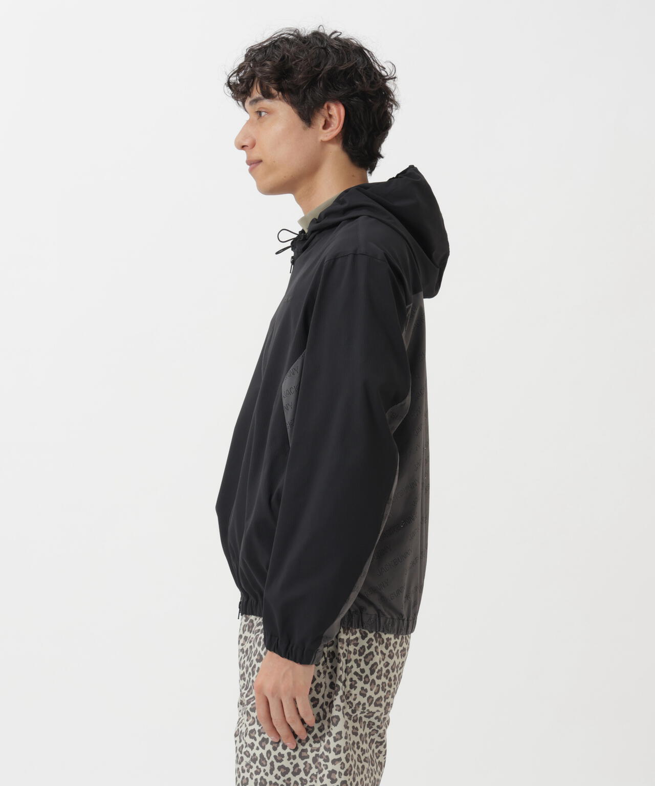 182cm C:84 W:71 H:89 着用サイズ:5