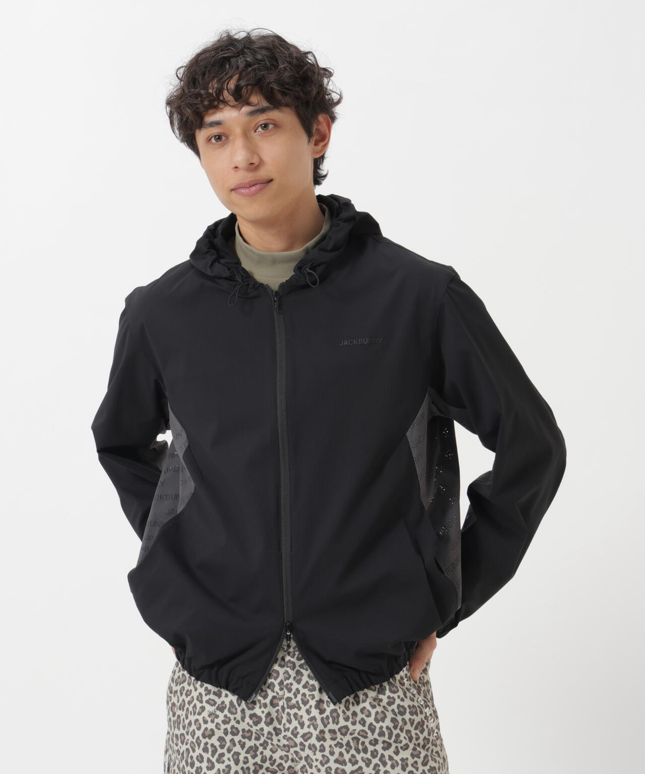 182cm C:84 W:71 H:89 着用サイズ:5