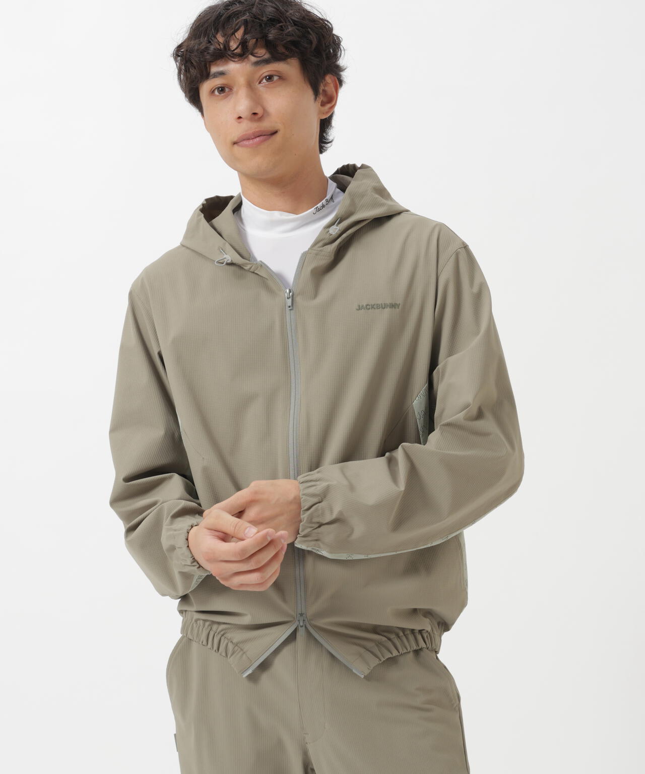 182cm C:84 W:71 H:89 着用サイズ:5