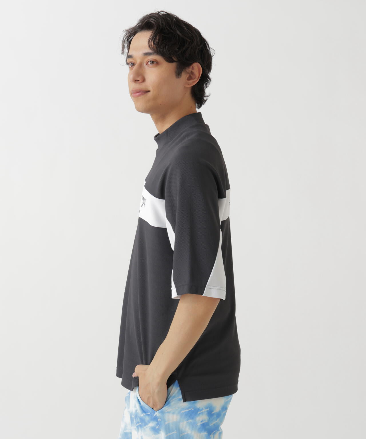 182cm C:84 W:71 H:89 着用サイズ:5