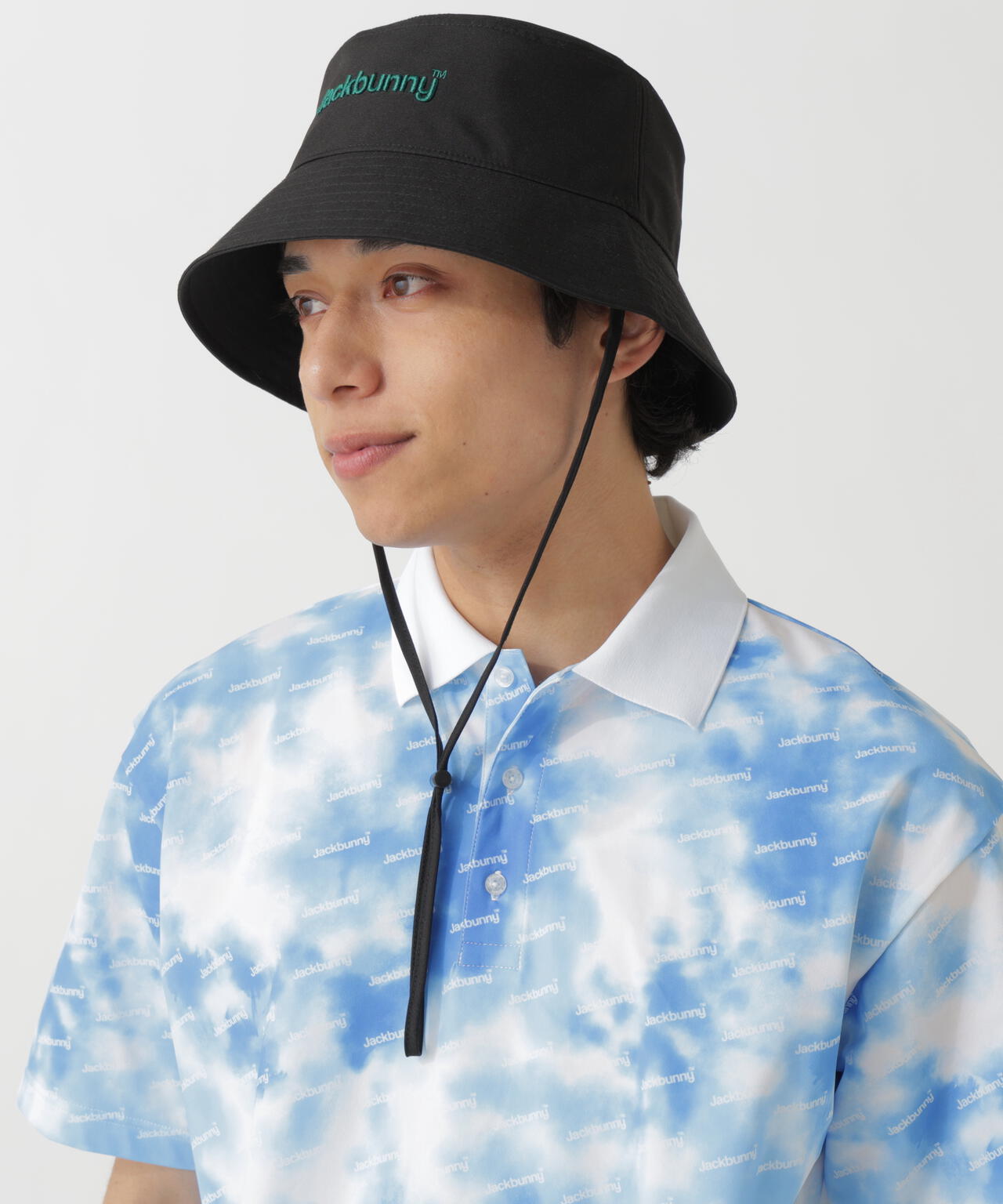 182cm C:84 W:71 H:89