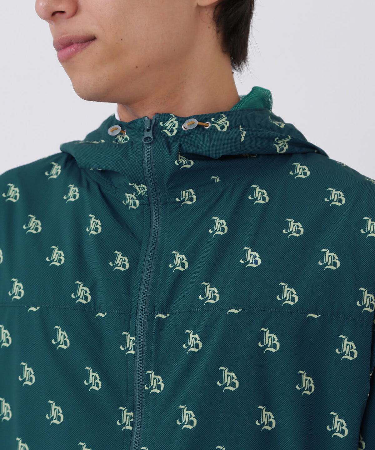 ゴシックロゴプリント裏メッシュフーディブルゾン (MENS)