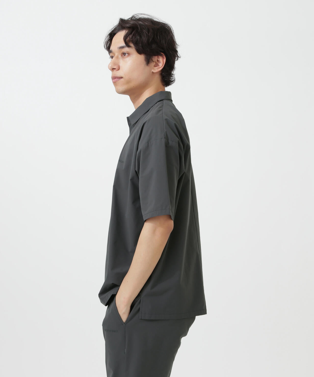 182cm C:84 W:71 H:89 着用サイズ:5