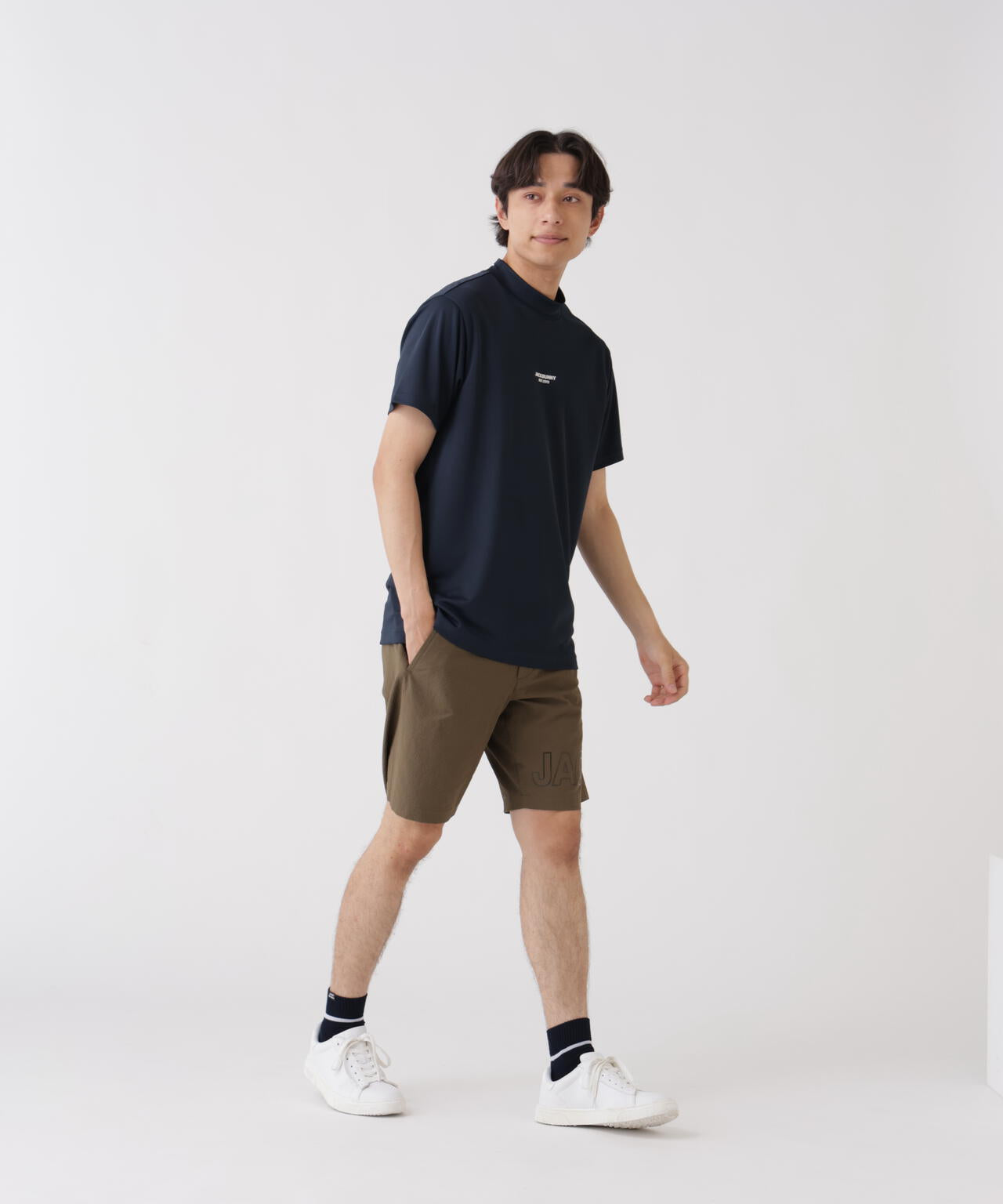 182cm C:84 W:71 H:89 着用サイズ:5