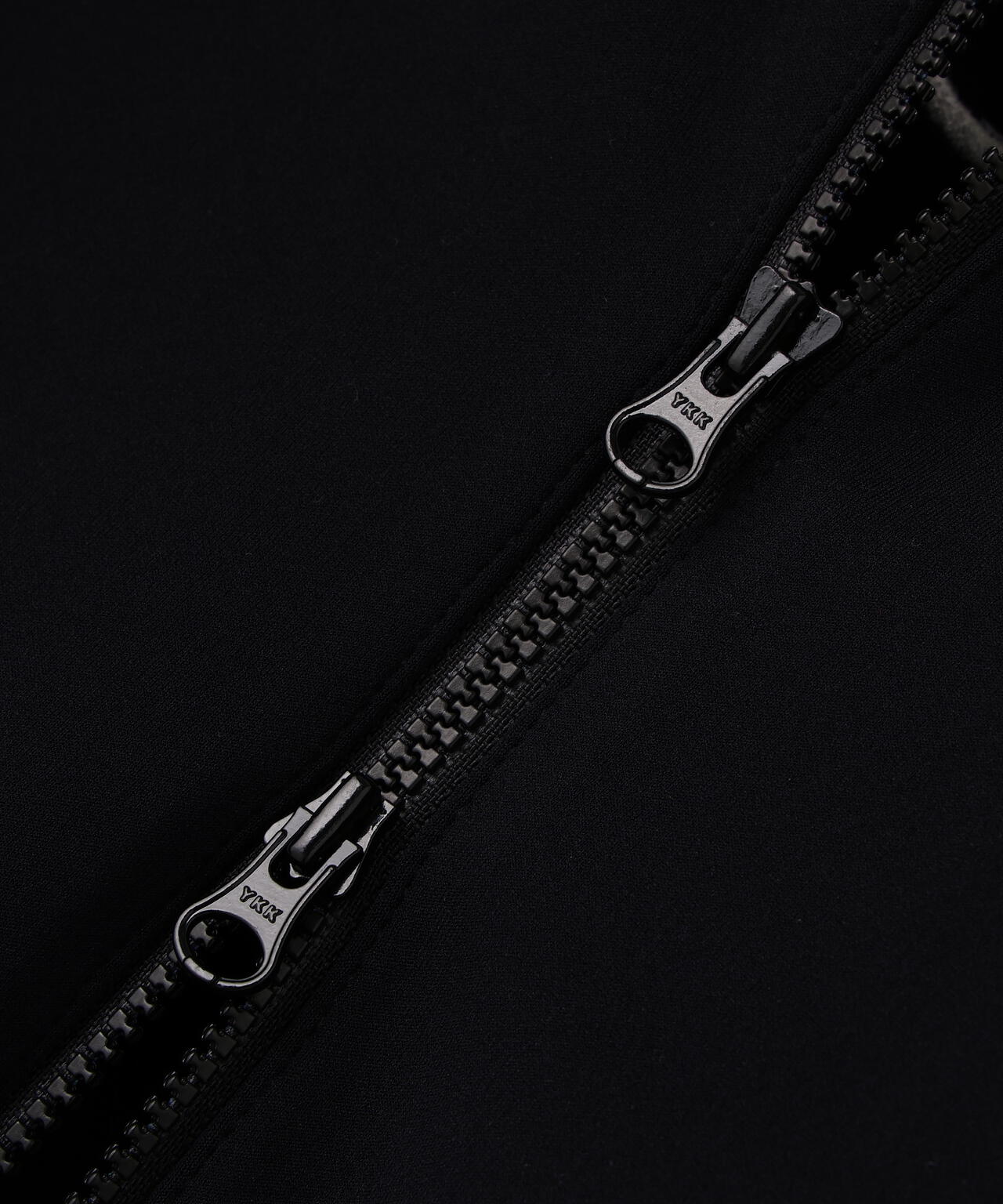 【直営店舗&公式オンライン限定】FAMILYフルジップフーディ