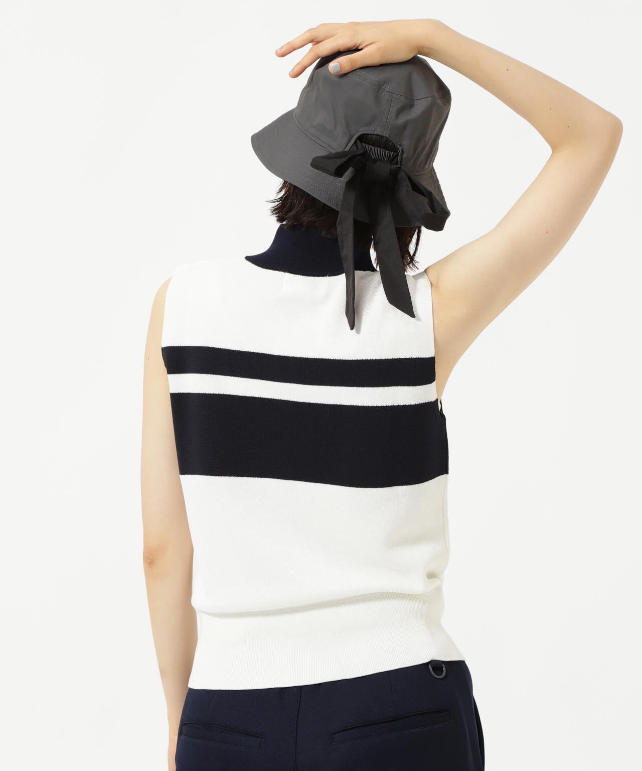 ハーフジップアップノースリーブニットプルオーバー