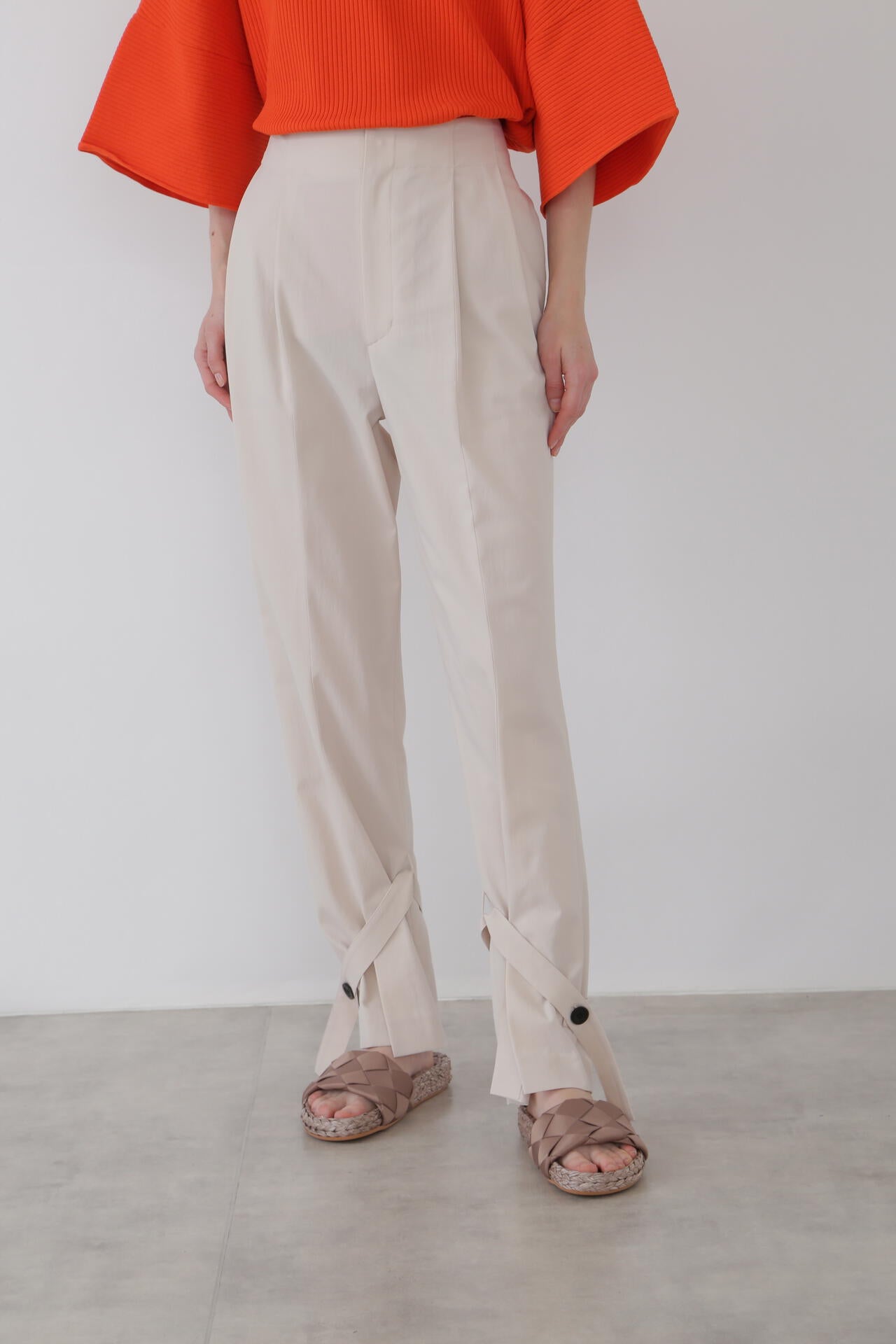 ハイツイストレーヨンベルテッドヘムタックパンツ
