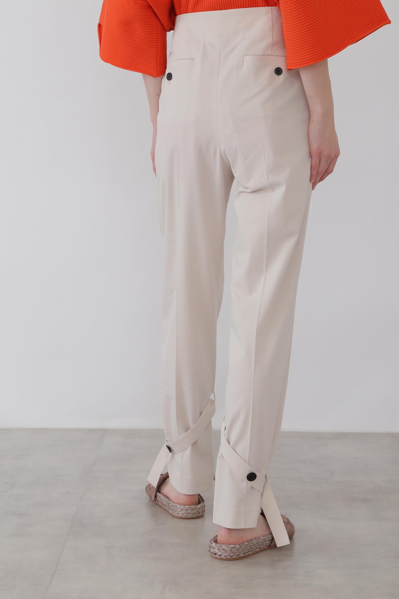ハイツイストレーヨンベルテッドヘムタックパンツ