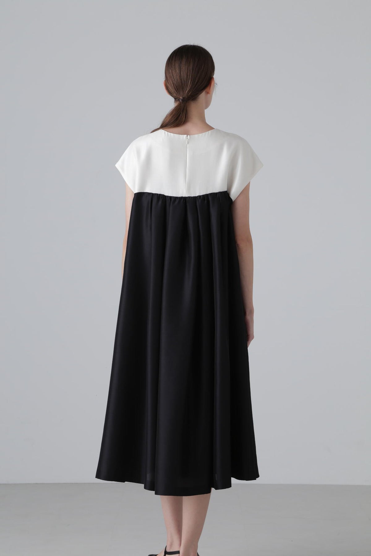 <BLACK LABEL> シルクタフタワンピース