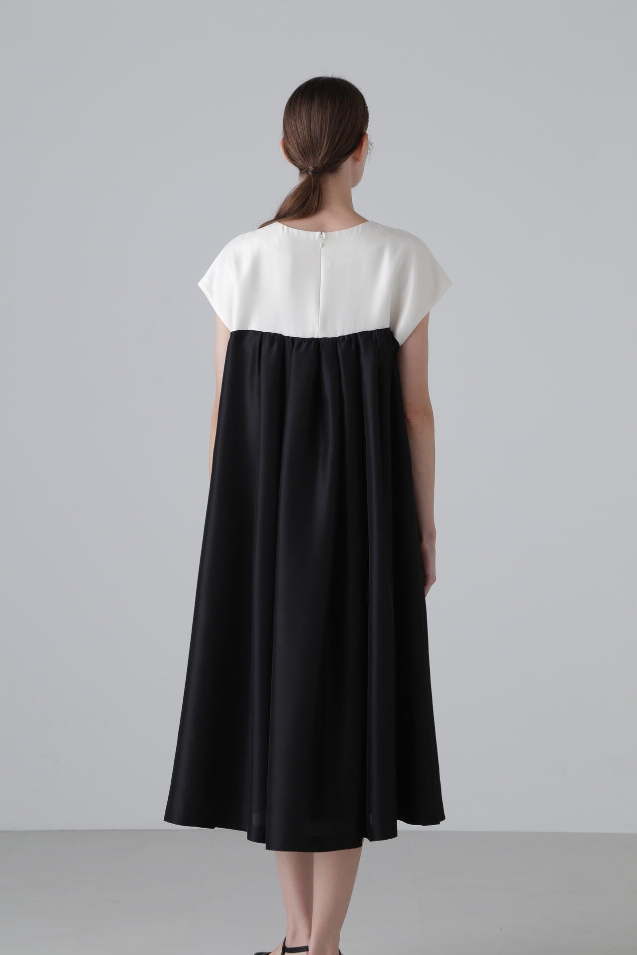 <BLACK LABEL> シルクタフタワンピース