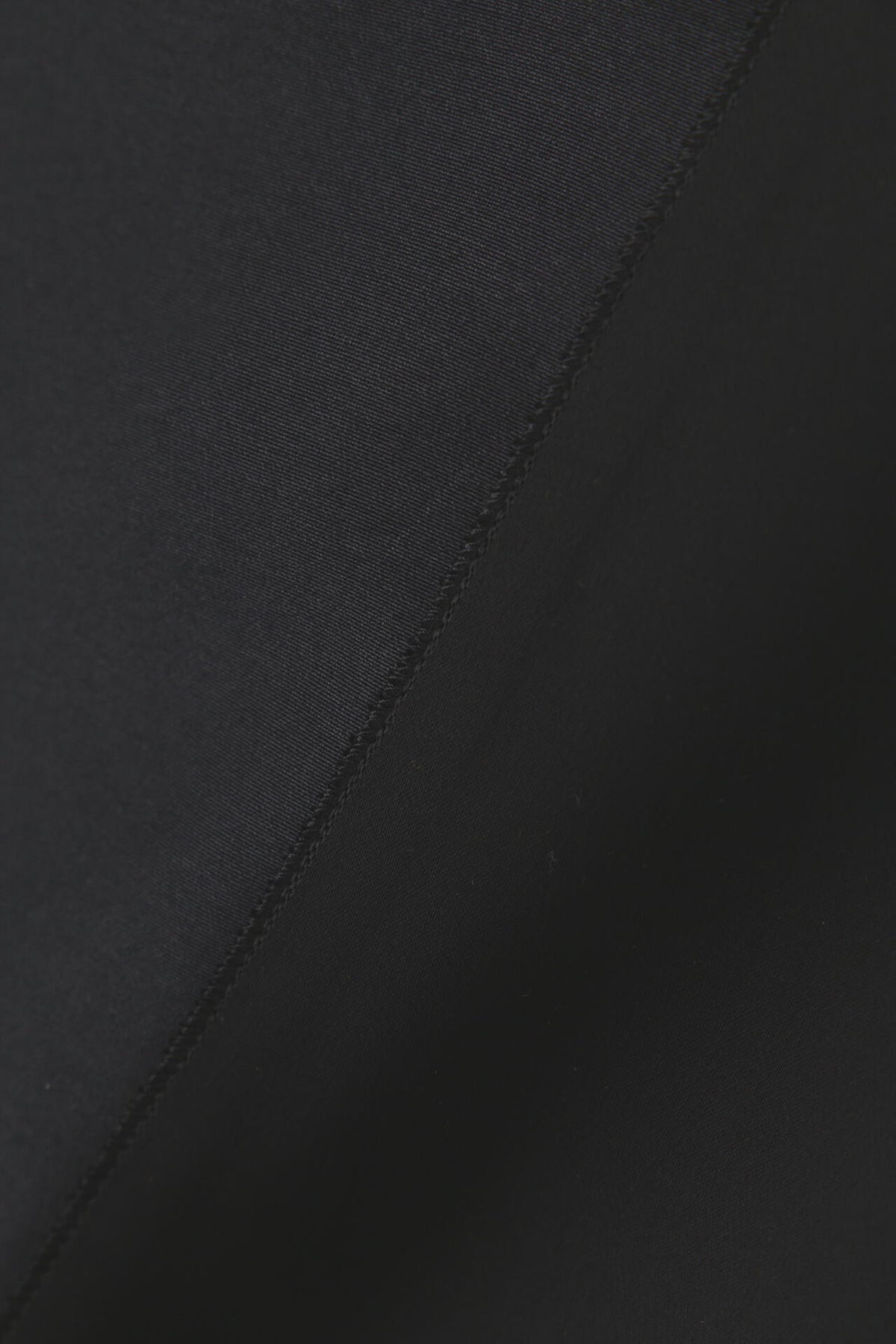 <BLACK LABEL> ハイツイストウールサテンブラウス
