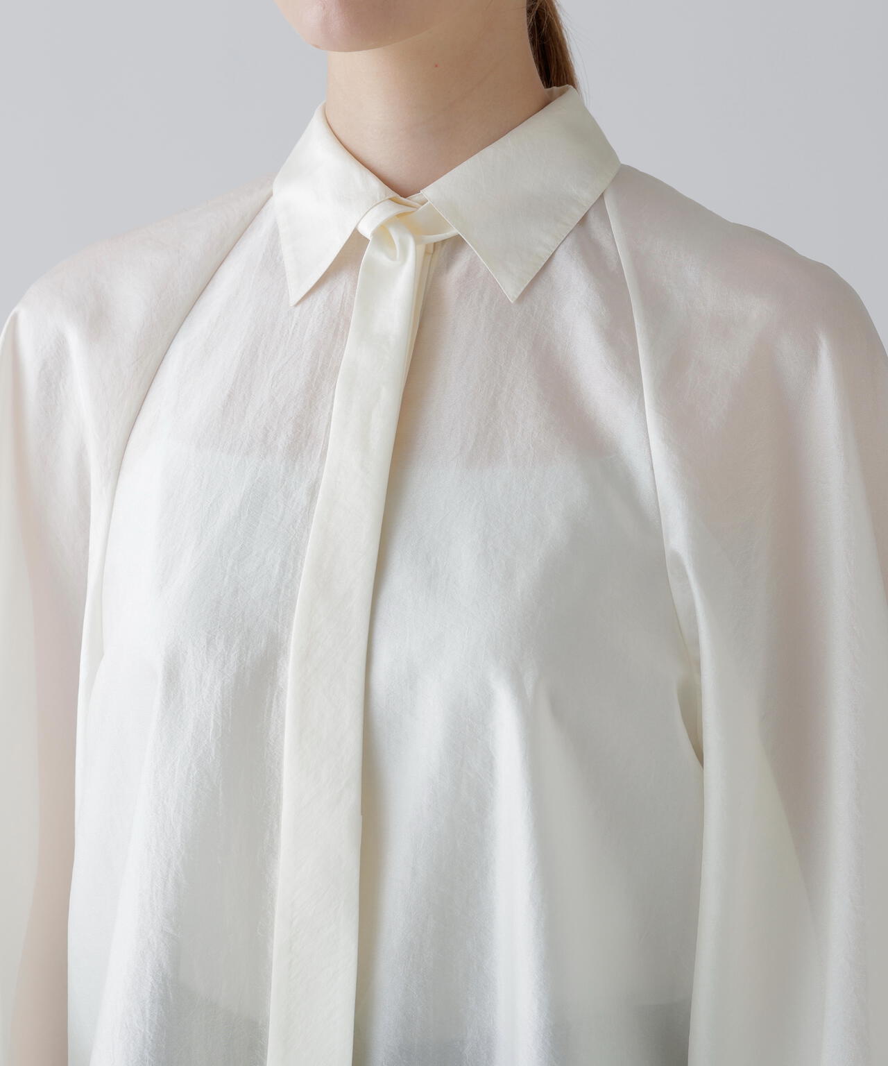 シルキーオーガンブラウス