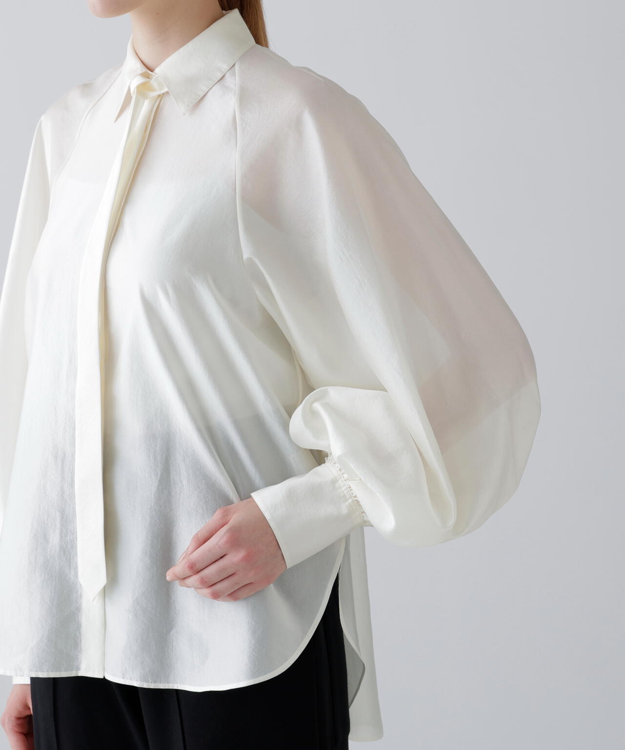 シルキーオーガンブラウス