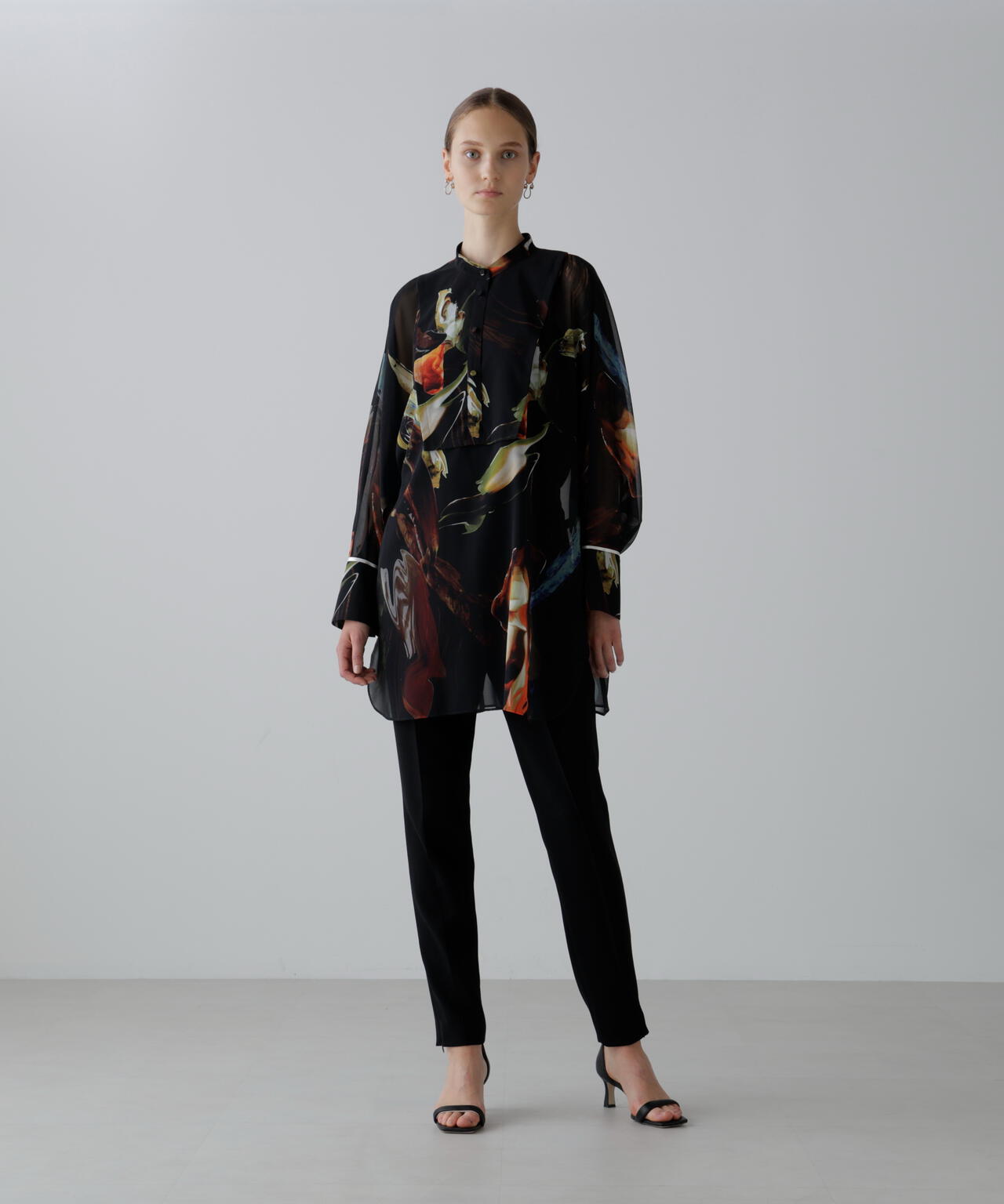 メルティングプリントブラウス