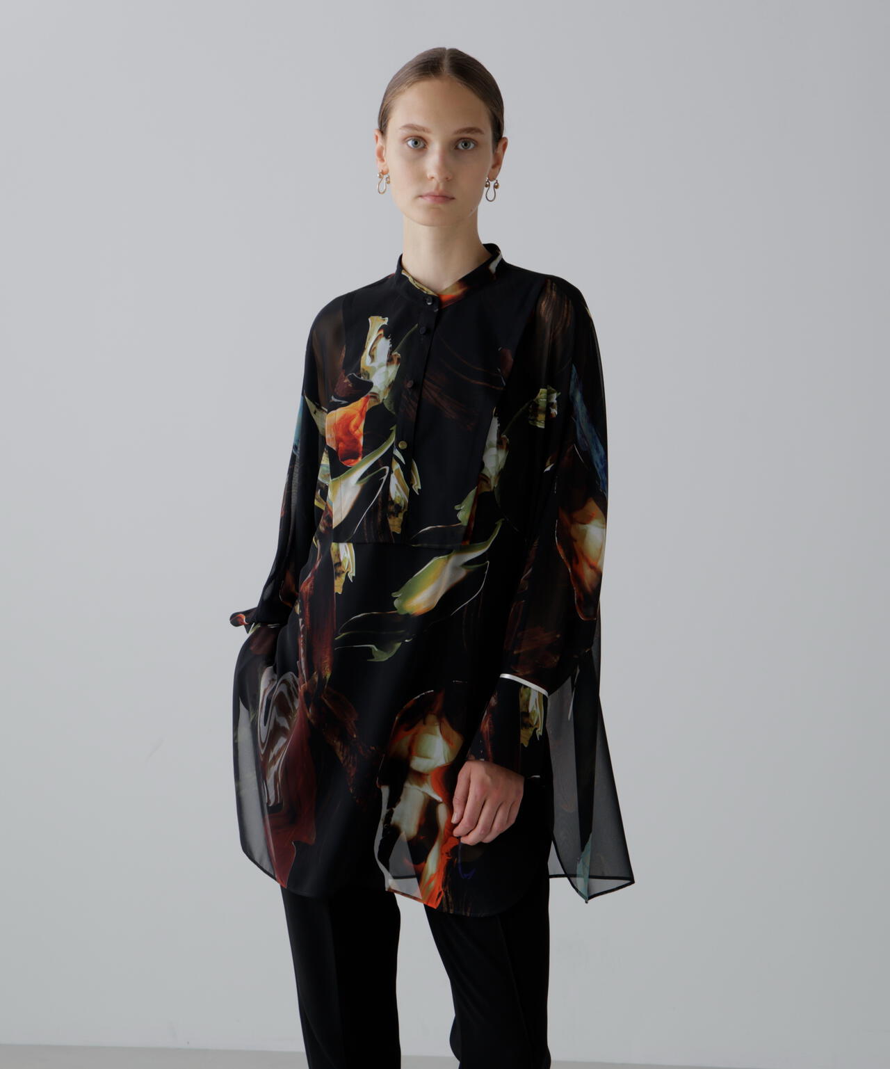 メルティングプリントブラウス