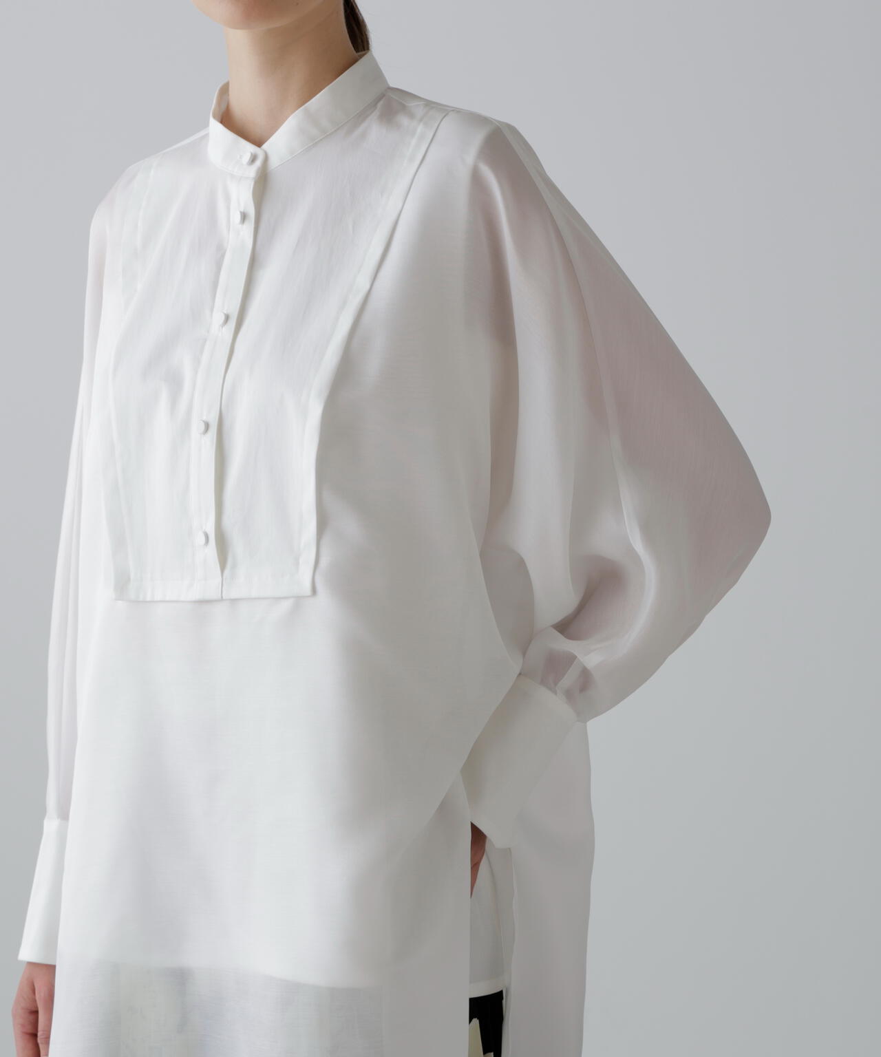 シルキーソフトサテンブラウス