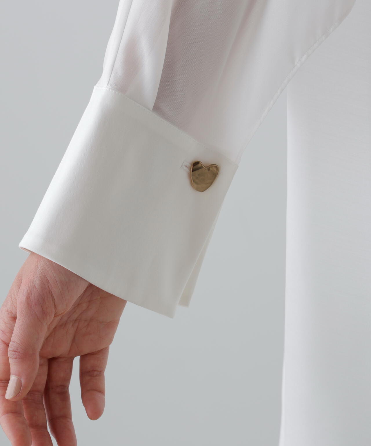 シルキーソフトサテンブラウス