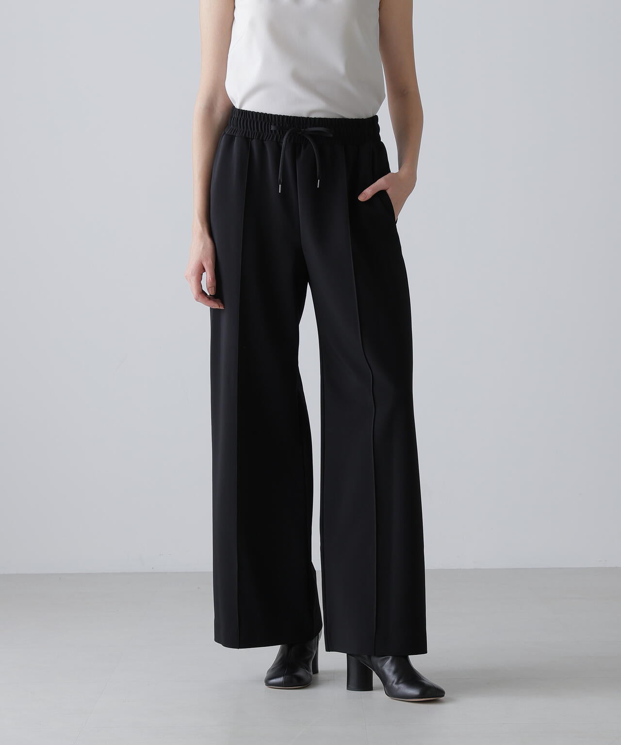 マットストレッチジャージーパンツ