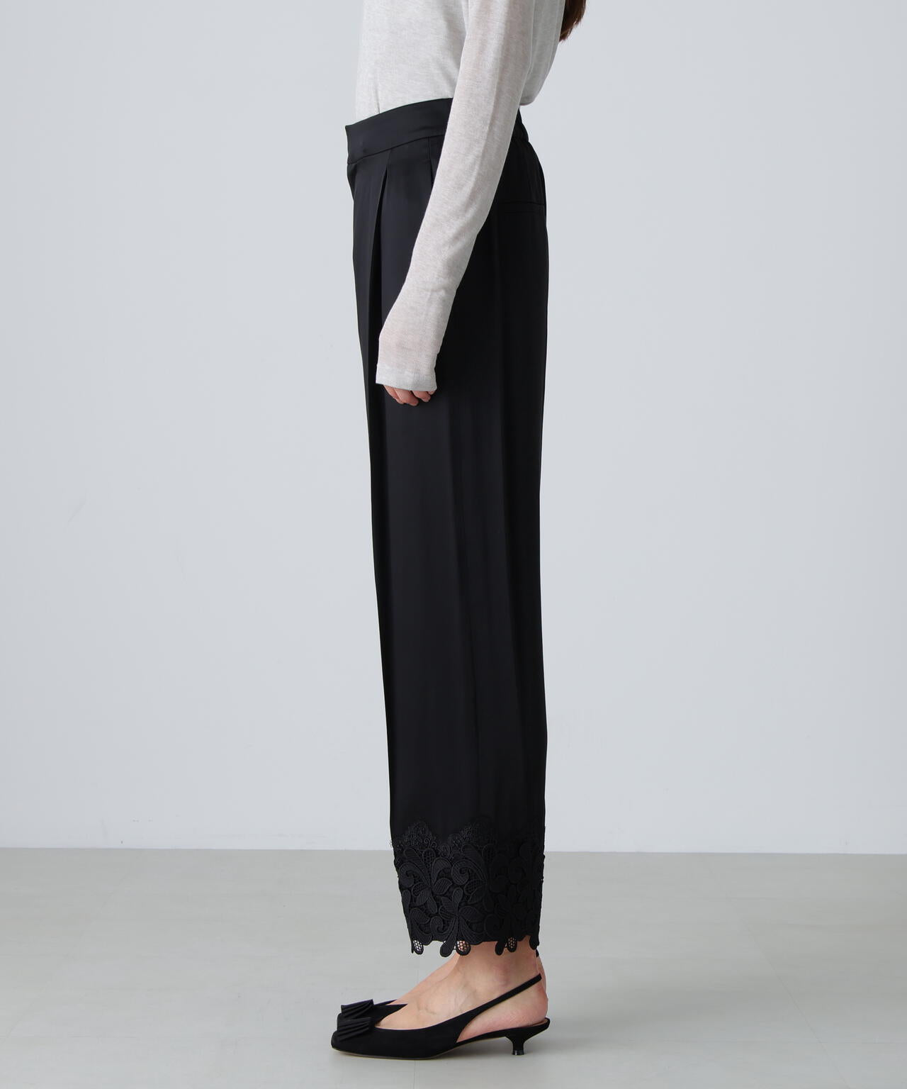 ブライトサテンパンツ