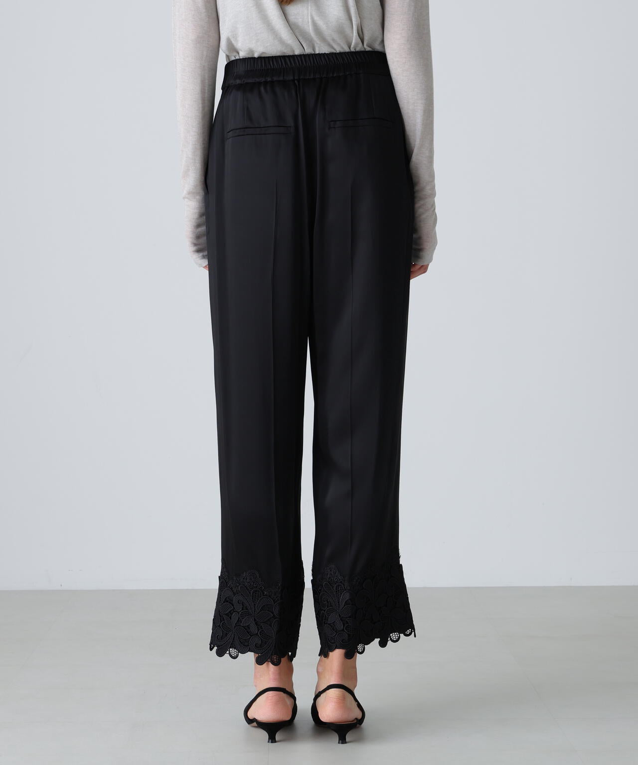 ブライトサテンパンツ