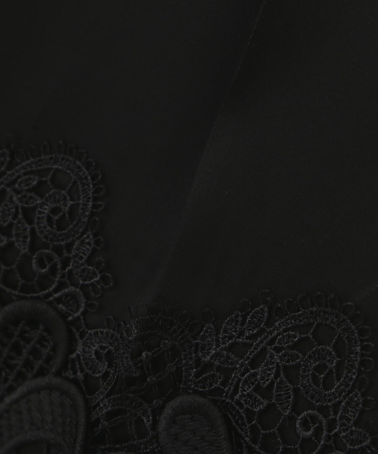 ブライトサテンパンツ