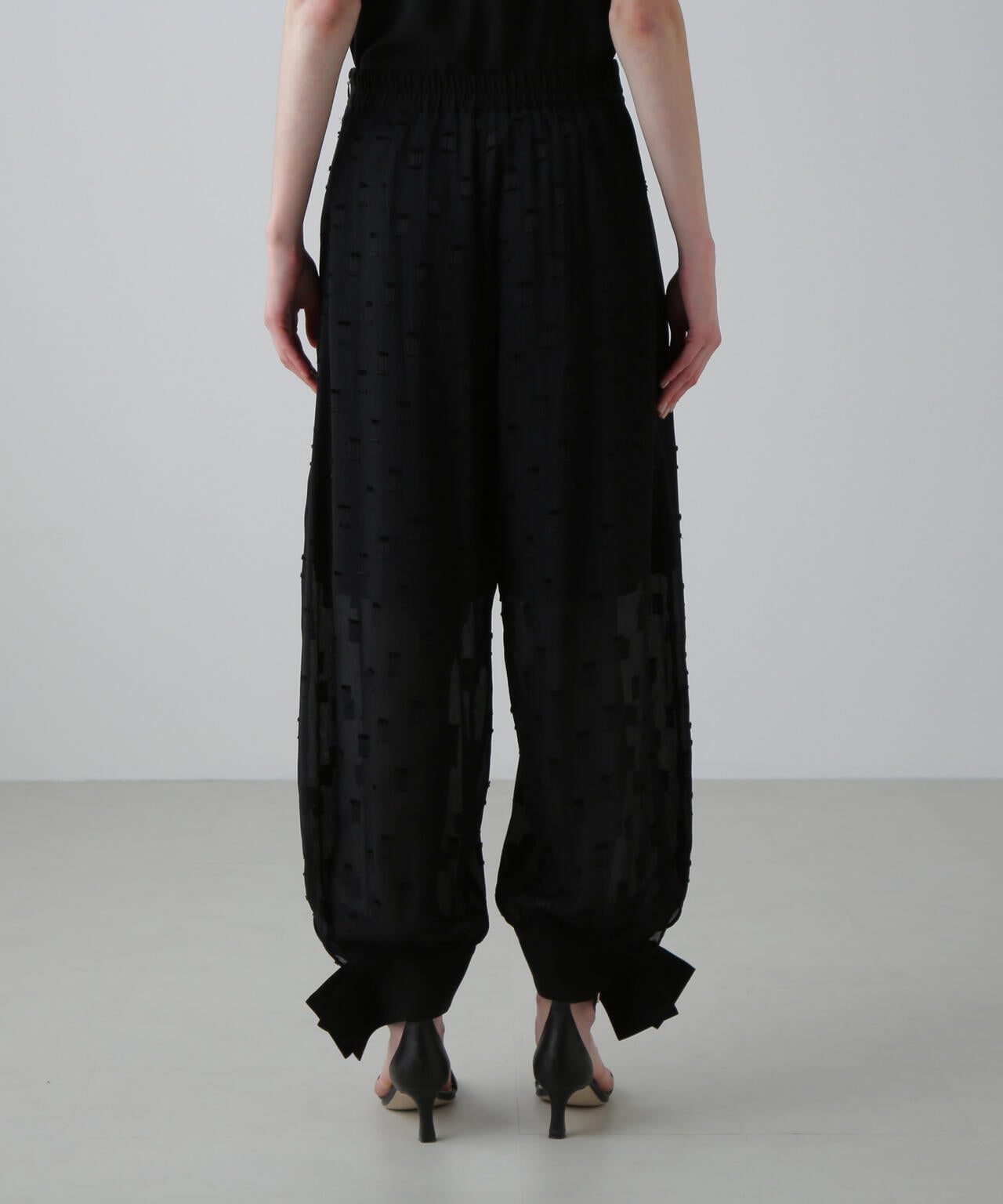 フィネストラジャガードパンツ