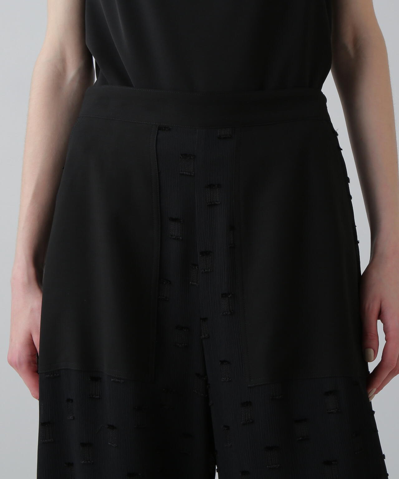 フィネストラジャガードパンツ