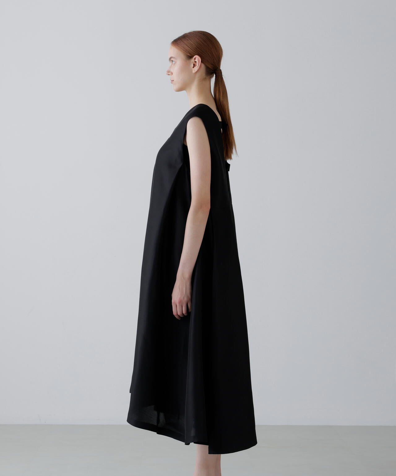 <BLACK LABEL>シルクダブルクロスノースリーブワンピース