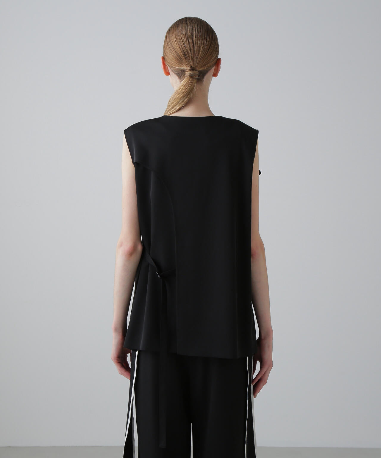 ストレッチダブルクロスジレ