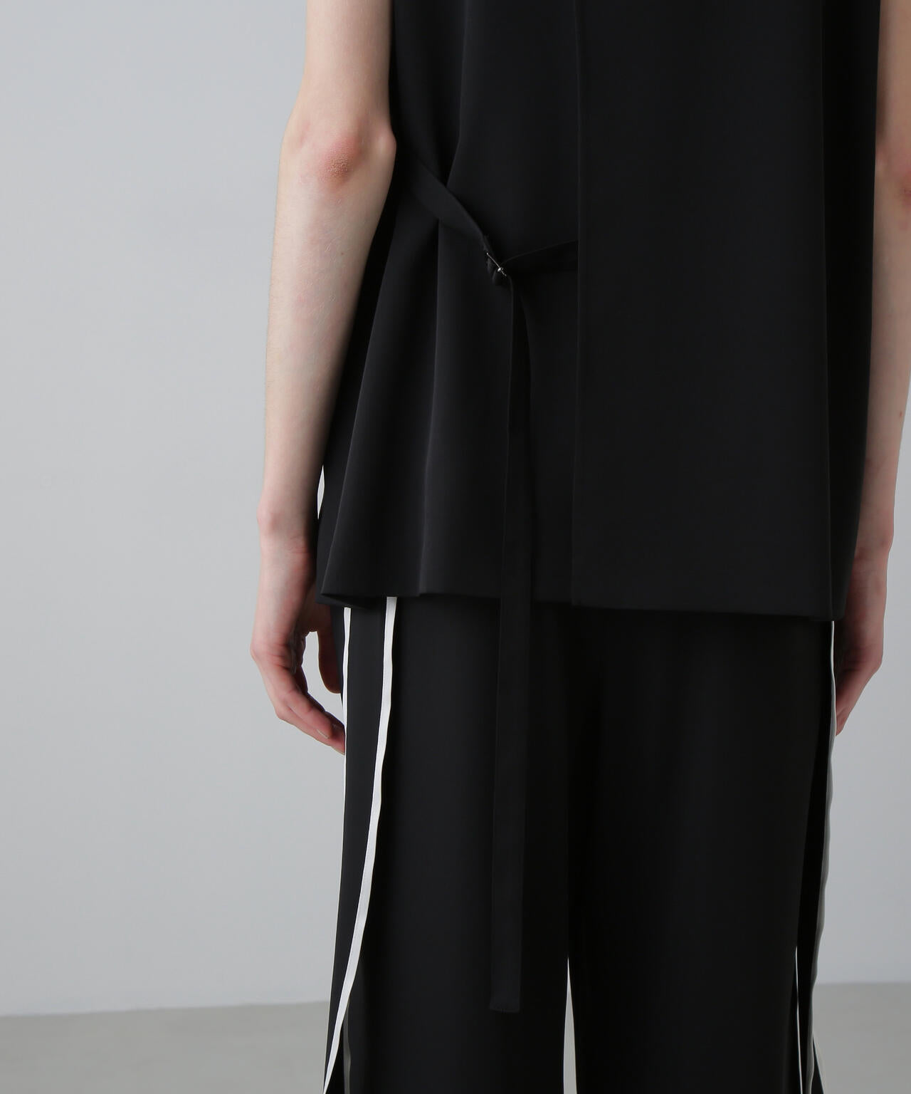 ストレッチダブルクロスジレ