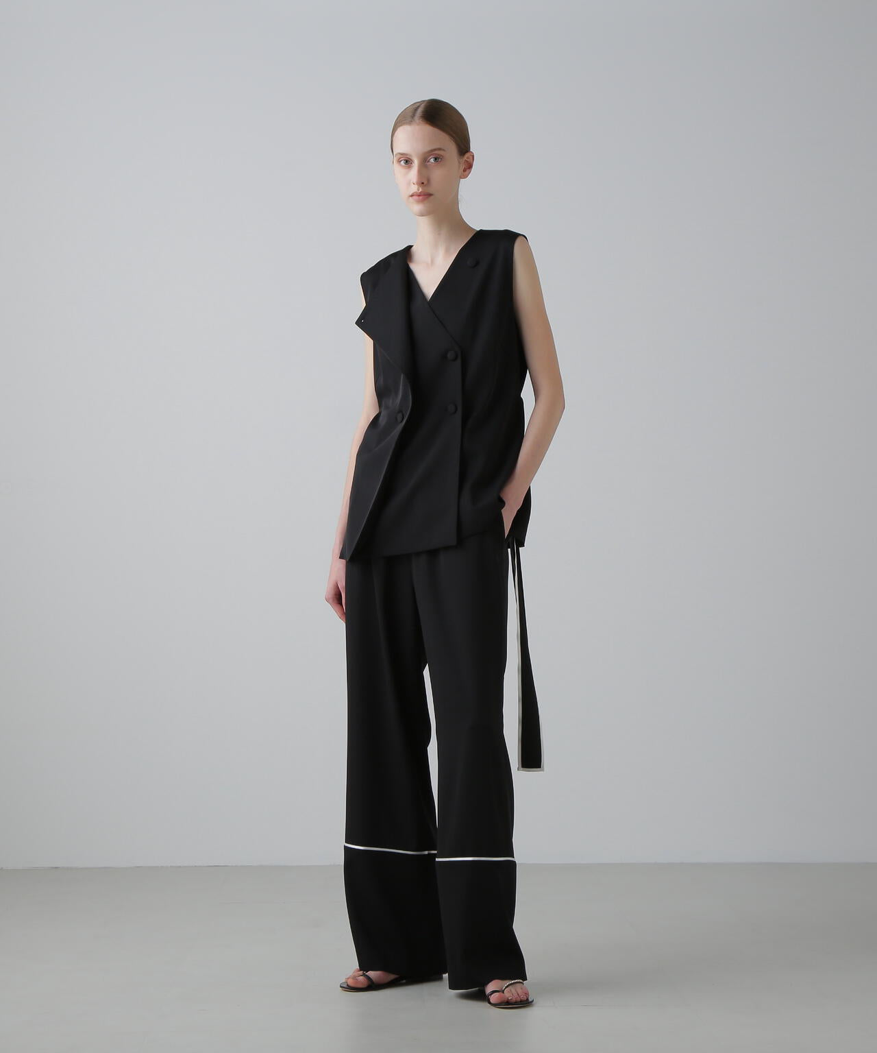 ストレッチダブルクロスジレ