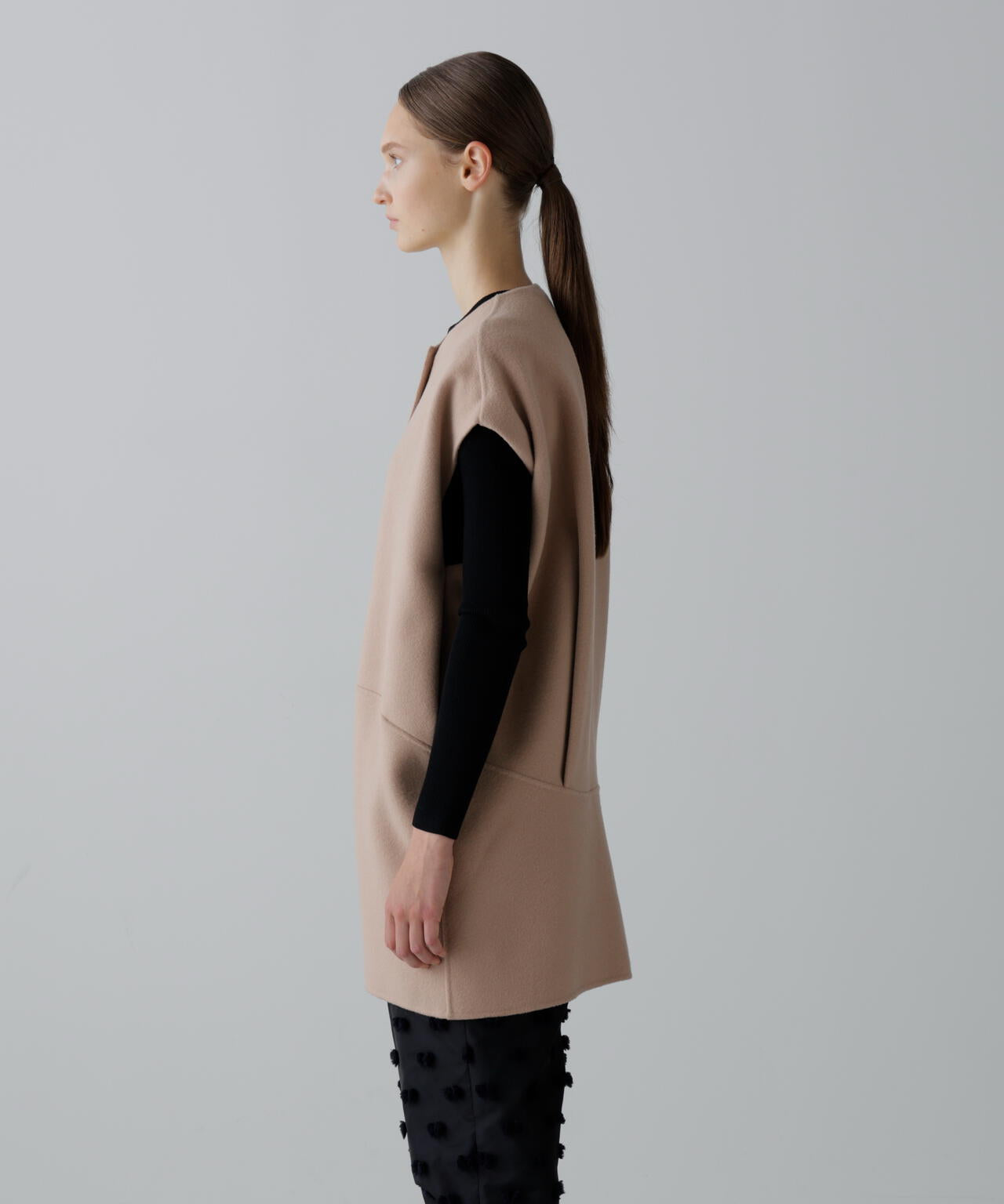 ソリッドウールリバーノーカラージレ