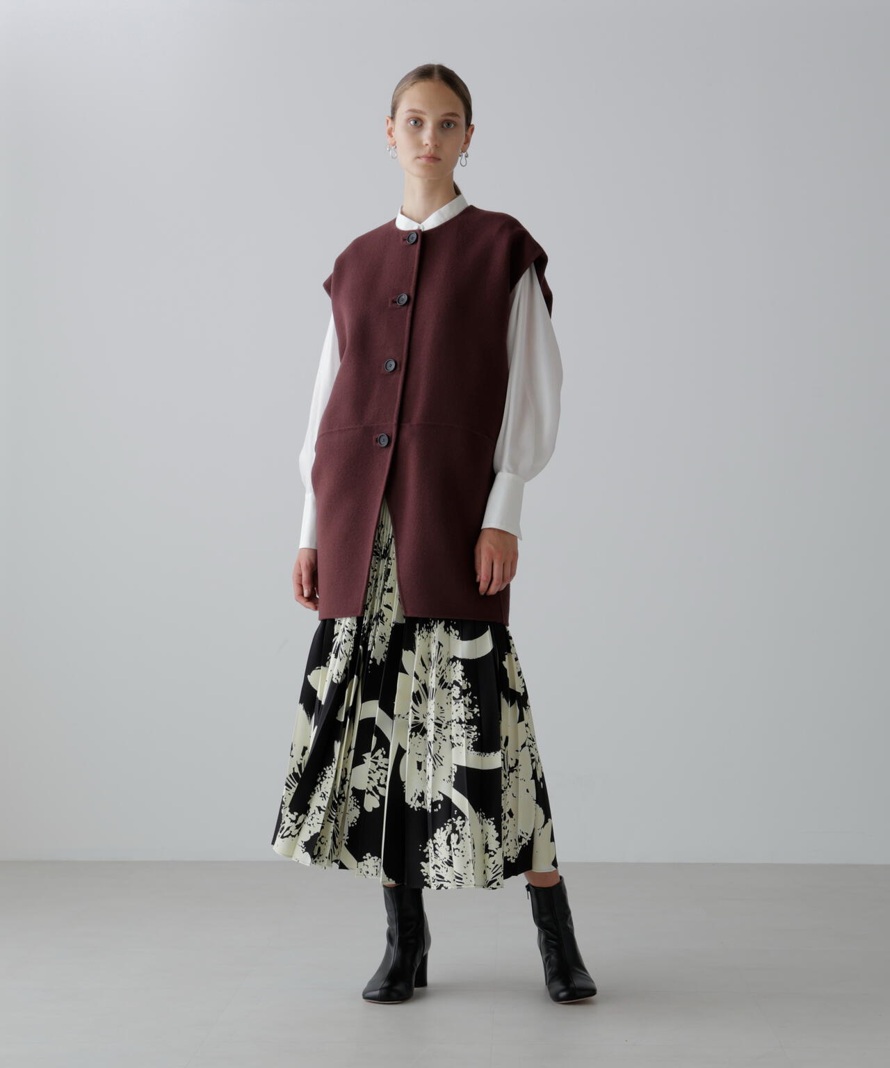 ソリッドウールリバーノーカラージレ