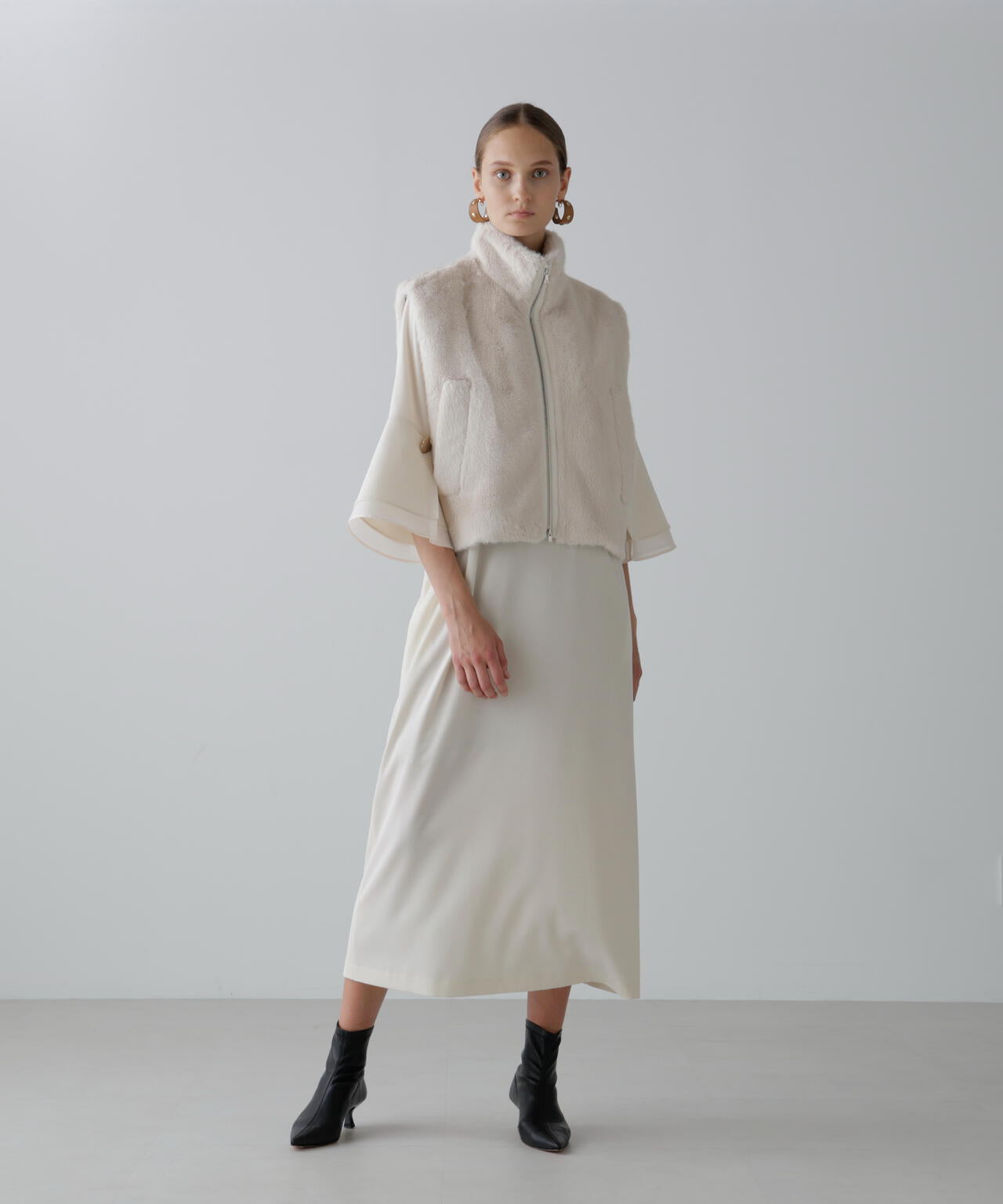 フェイクファーベスト