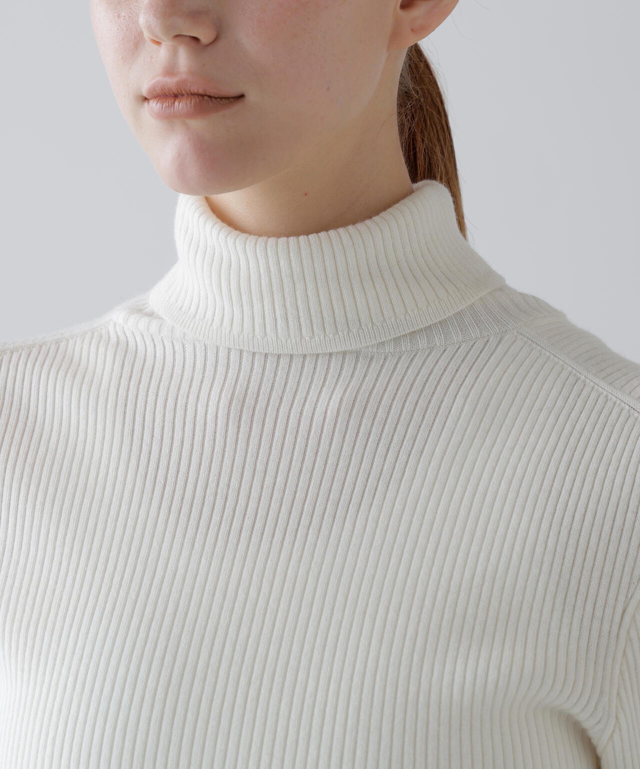 ベーシックタートルニット